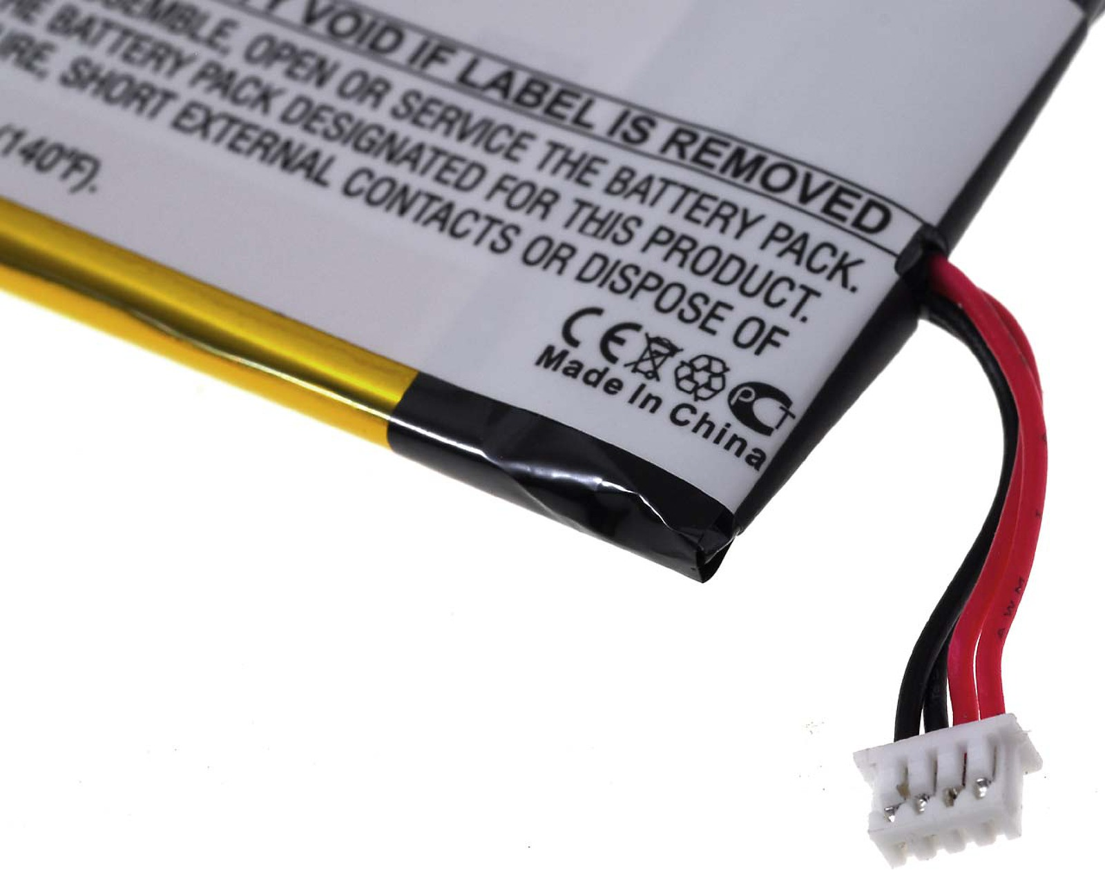 Primer plano de una batería con cables y conectores adjuntos, el texto es visible en la batería.