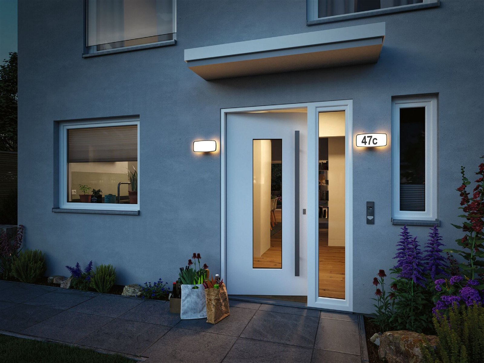 Modernes Haus-Außenbereich bei Nacht mit Tür, Lichtern und Liefer-Lebensmitteln.