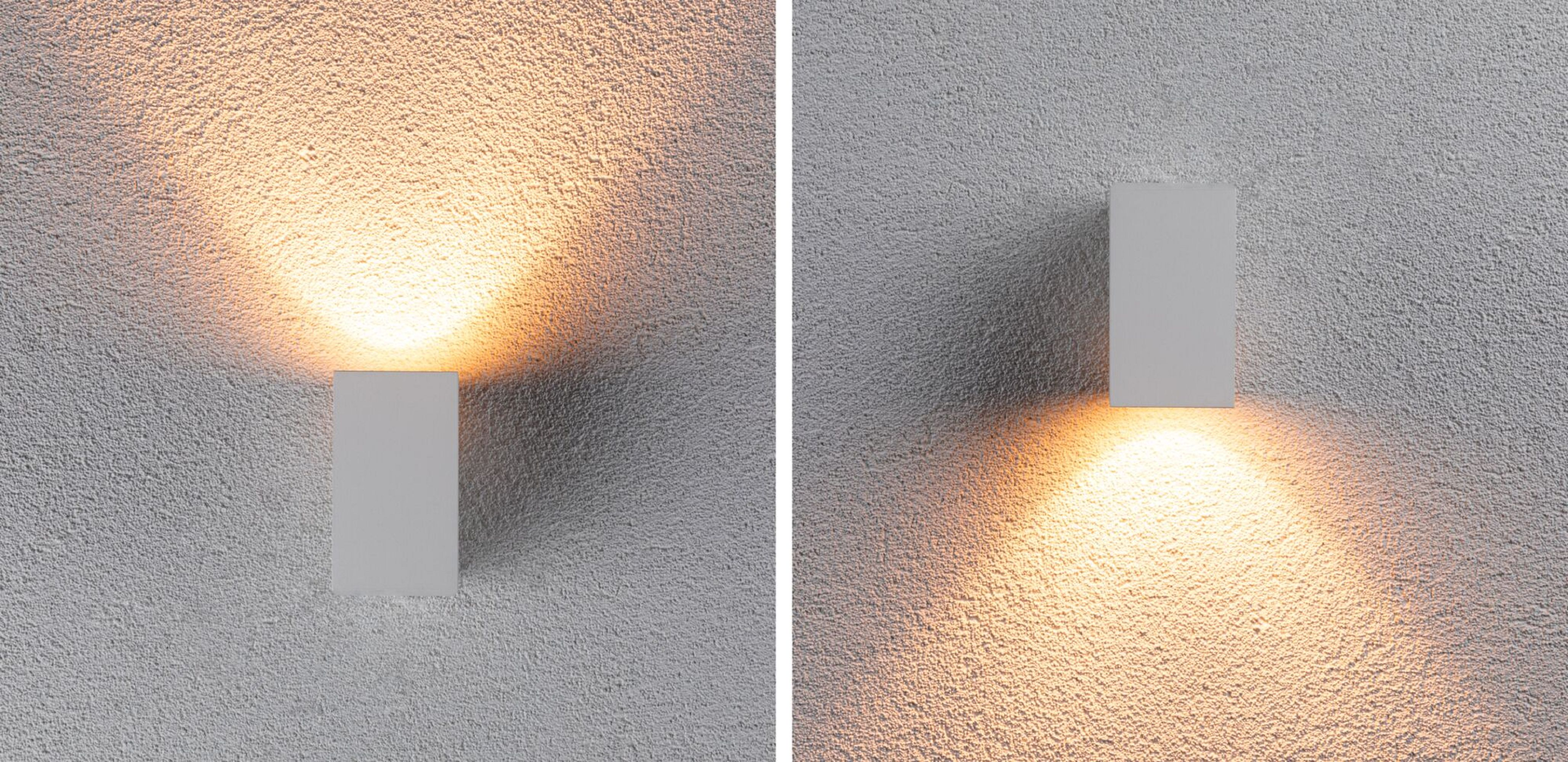 Zwei Wandleuchten, jede mit quadratischem Design, beleuchten eine strukturierte weiße Wand. Die Lichtfarbe variiert.
