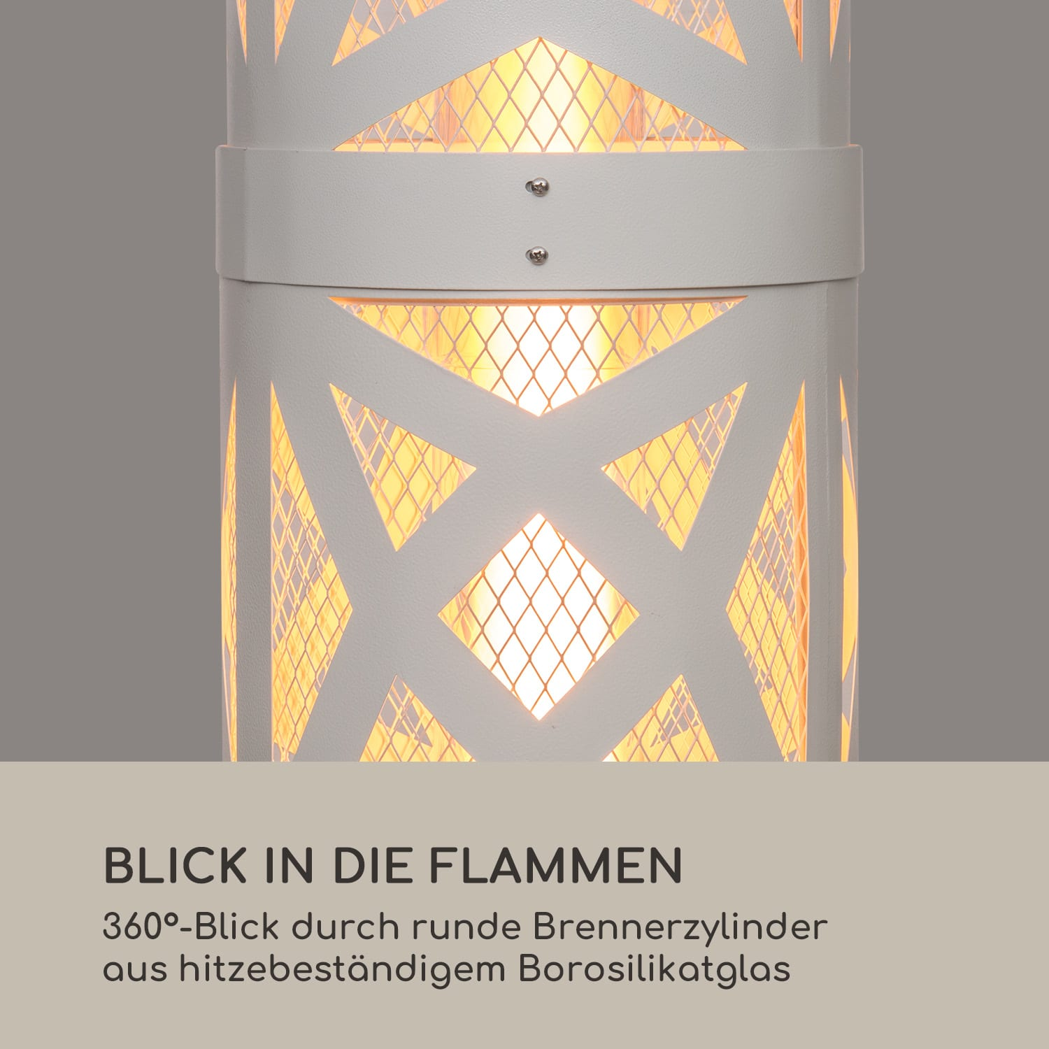 Ein weißer Terrassenheizer mit geometrischen Aussparungen, der ein orangefarbenes Leuchten aussendet.
