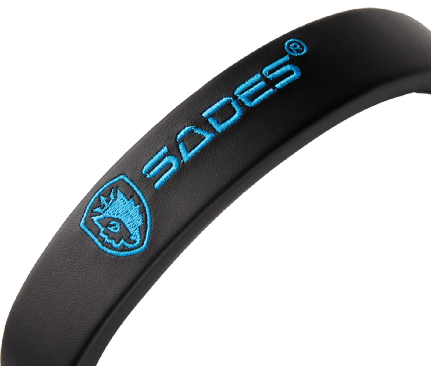 Schwarzes Kopfhörer-Kopfband mit blauem 'SADES' und Logo-Text.