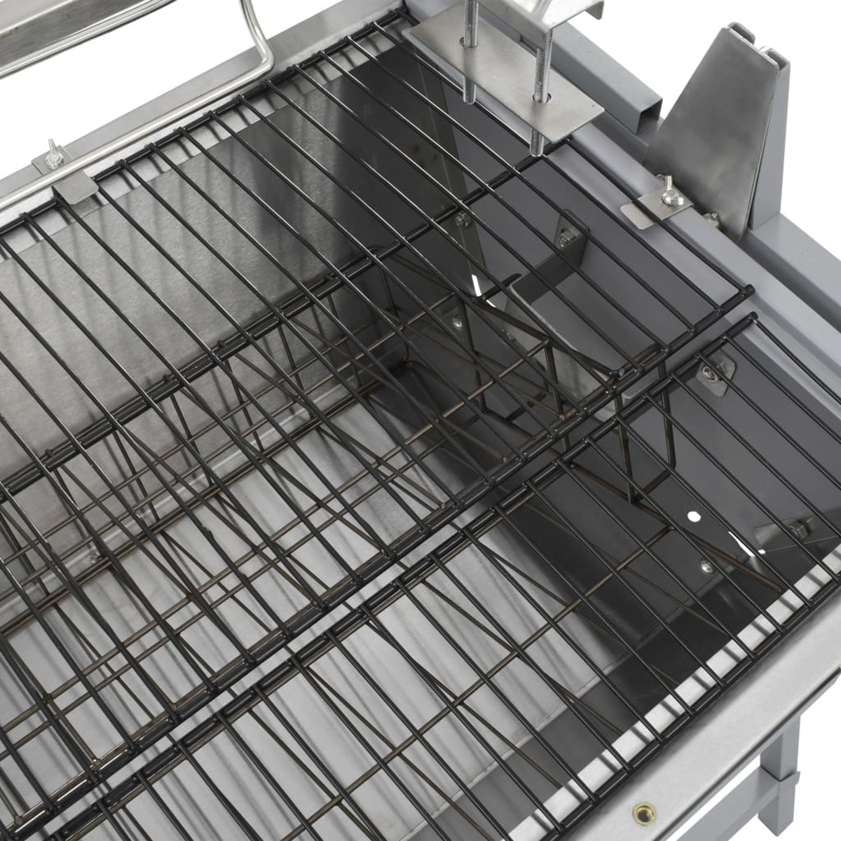Stahl-Grill, Nahaufnahme der Grillfläche und der Innenstruktur.