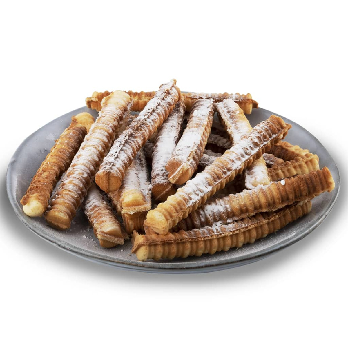 Un piatto di bastoncini di waffle ricoperti di zucchero a velo. Sono disposti su un piatto grigio.