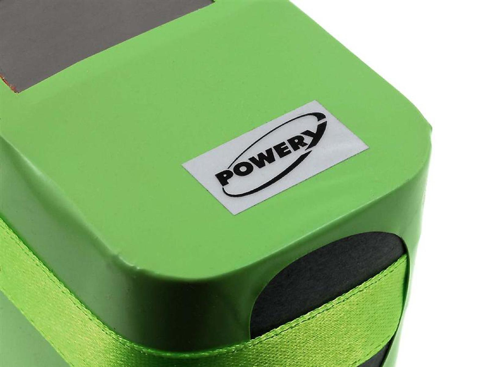 Primer plano de una batería verde con una etiqueta blanca con la palabra "POWERY" en fuente curva.