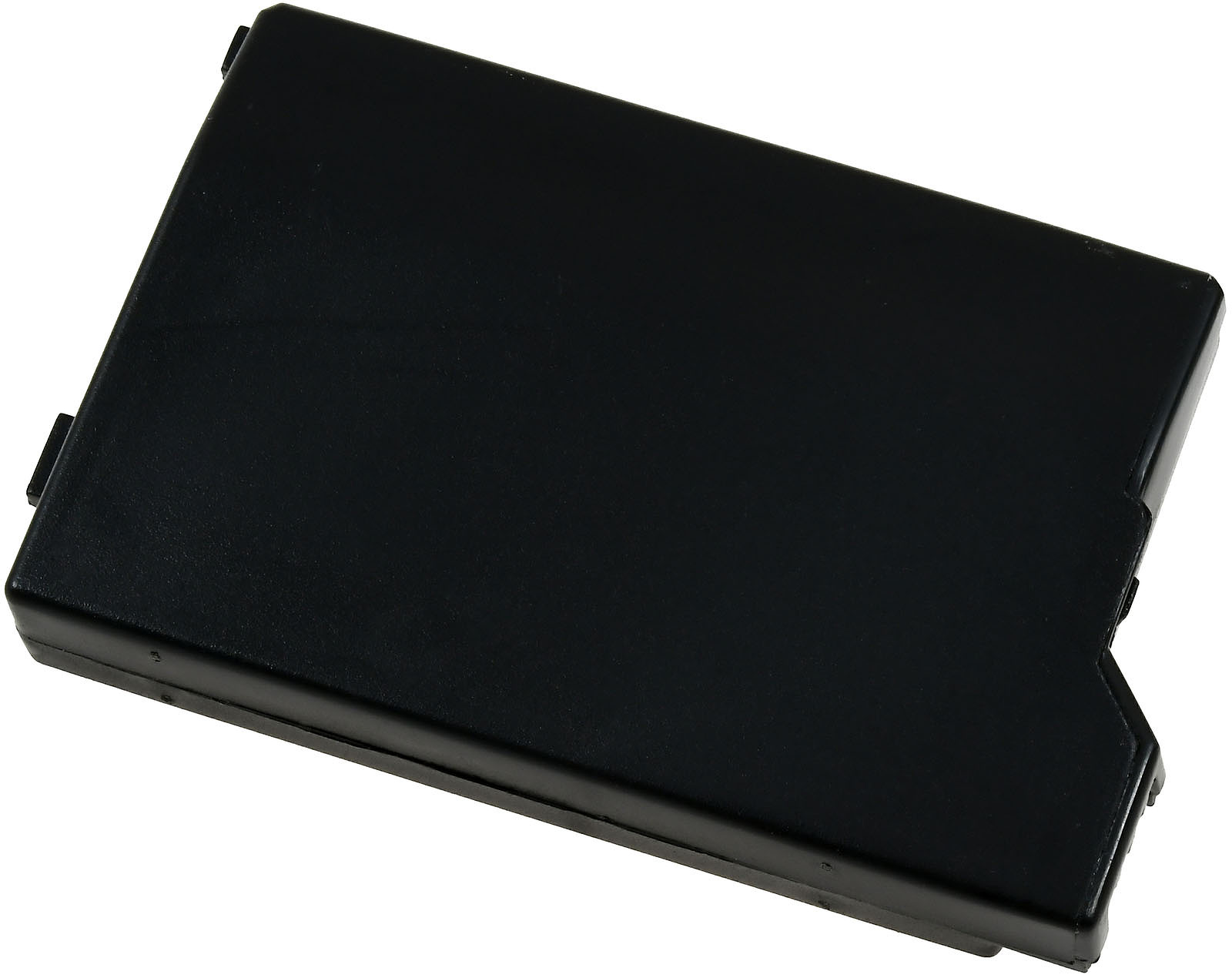 Batería rectangular negra. Superficie lisa y pequeña muesca en el lado derecho.
