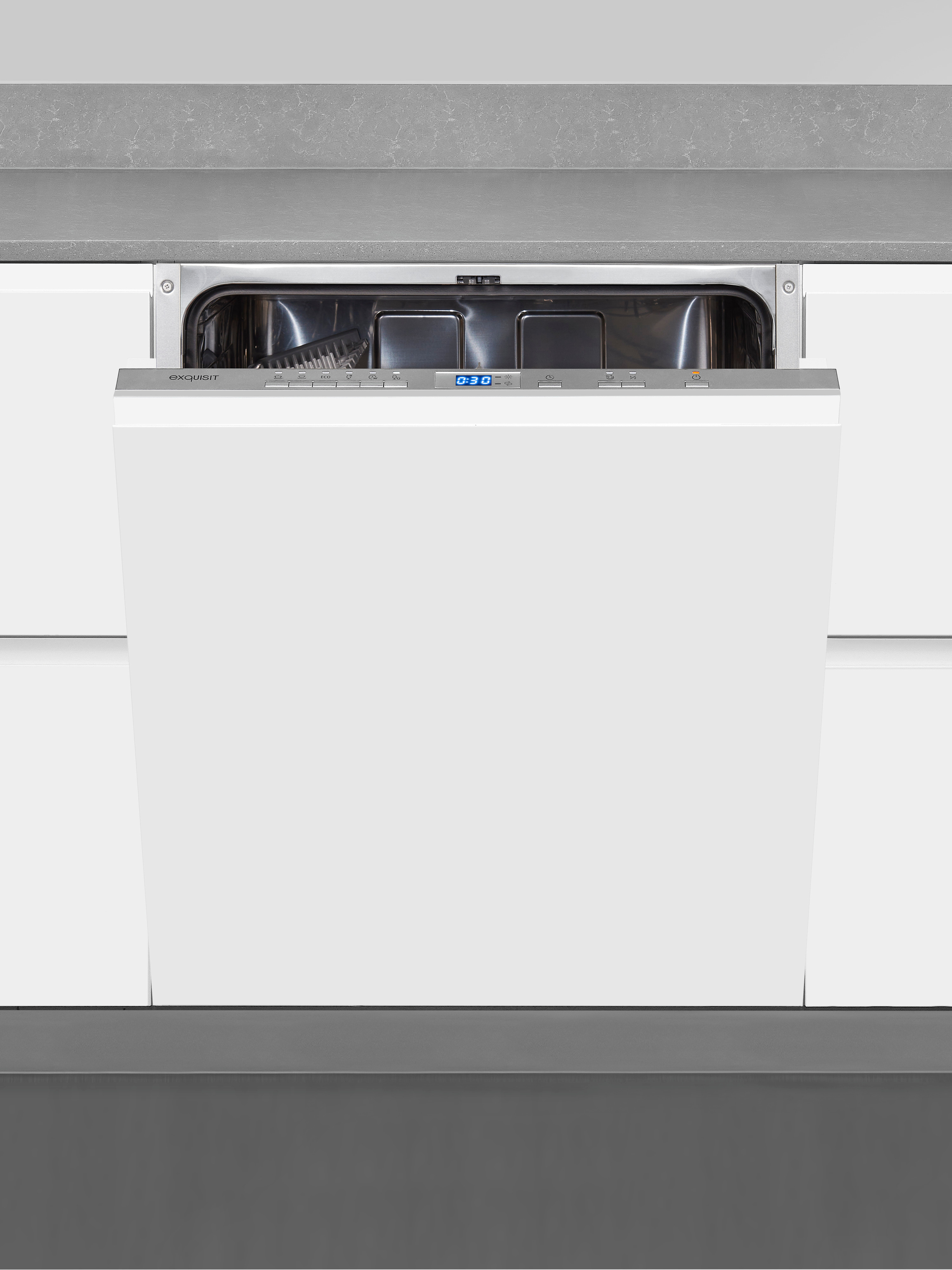 Un lavavajillas blanco con la puerta abierta. El interior y el panel de control son visibles.