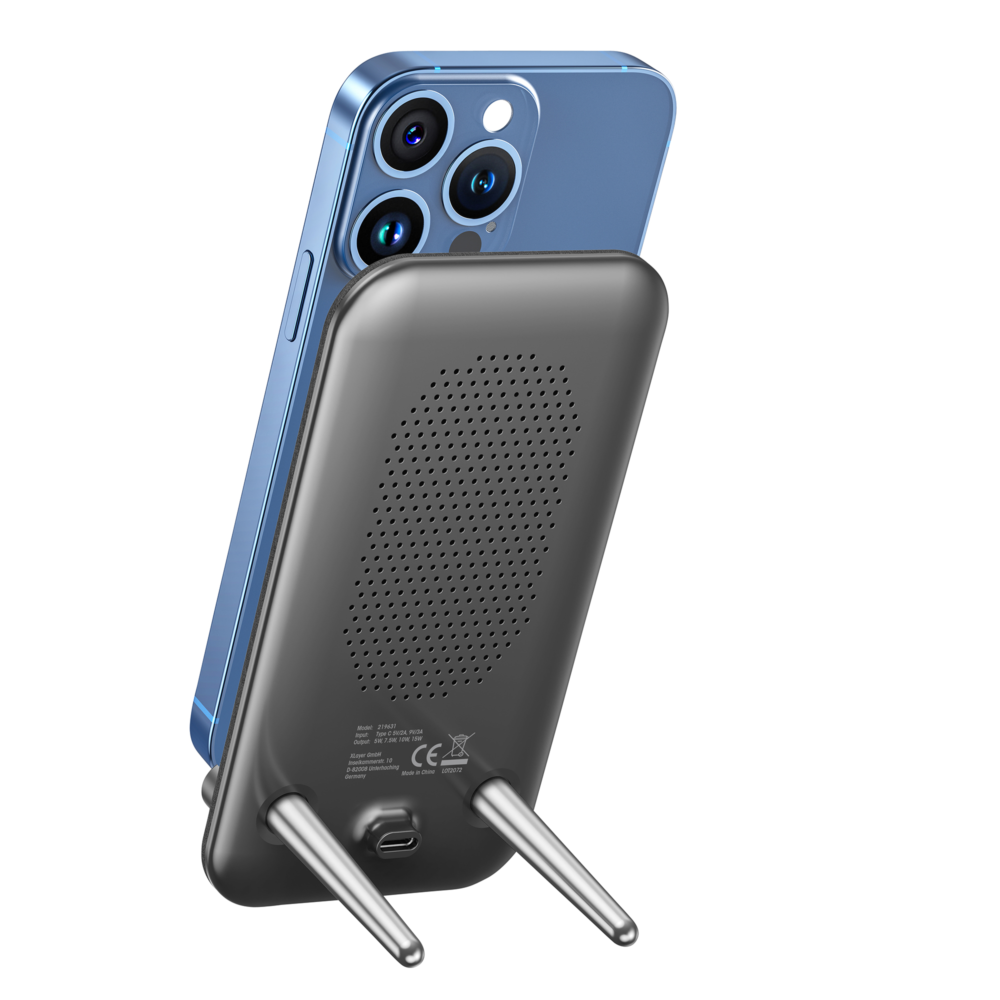 Blaues Telefon auf einem Ladeständer, nach oben abgewinkelt.