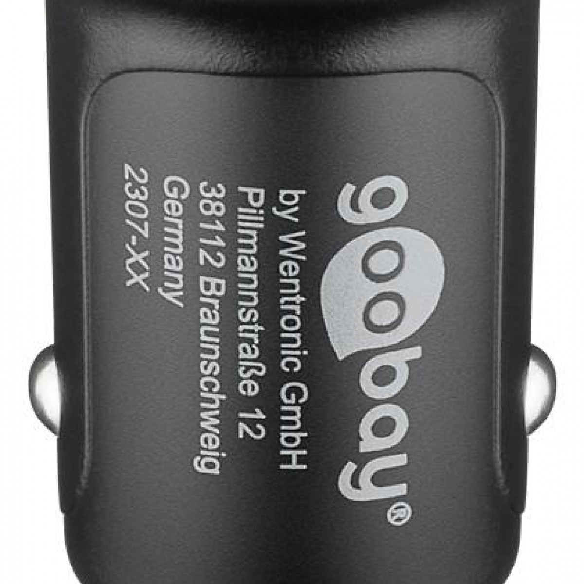 Nahaufnahme eines schwarzen Autoladegeräts mit Text: goobay, by Wentronic GmbH.