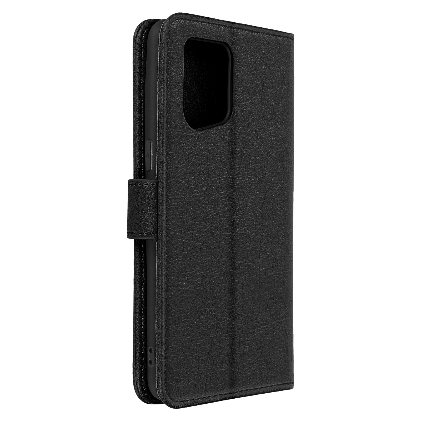 Custodia per telefono in pelle nera. È chiusa, mostrando il retro con un ritaglio per la fotocamera e una chiusura.