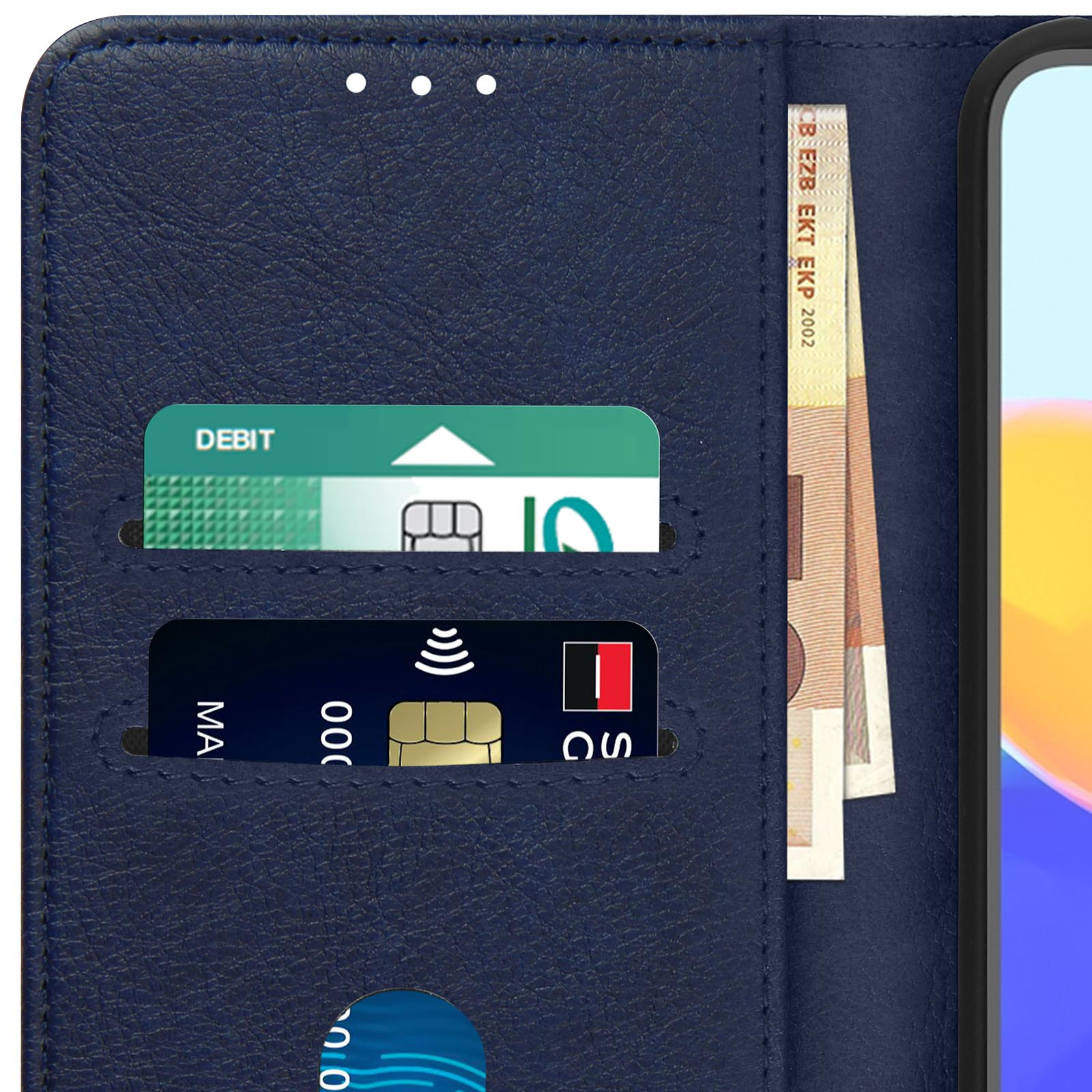Custodia blu per telefono aperta con carte e contanti visibili. Schermo del telefono visibile.