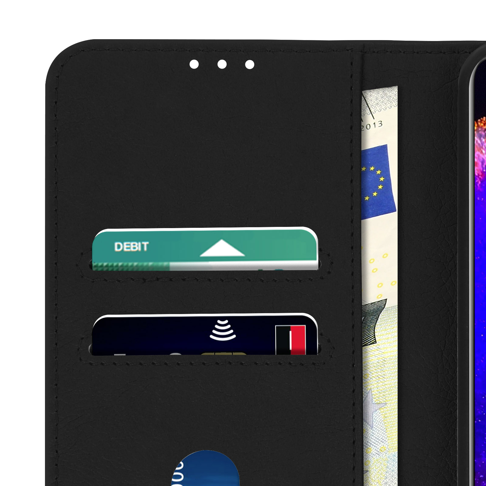 Custodia nera per telefono aperta, che mostra fessure per carte e un telefono, su sfondo bianco.