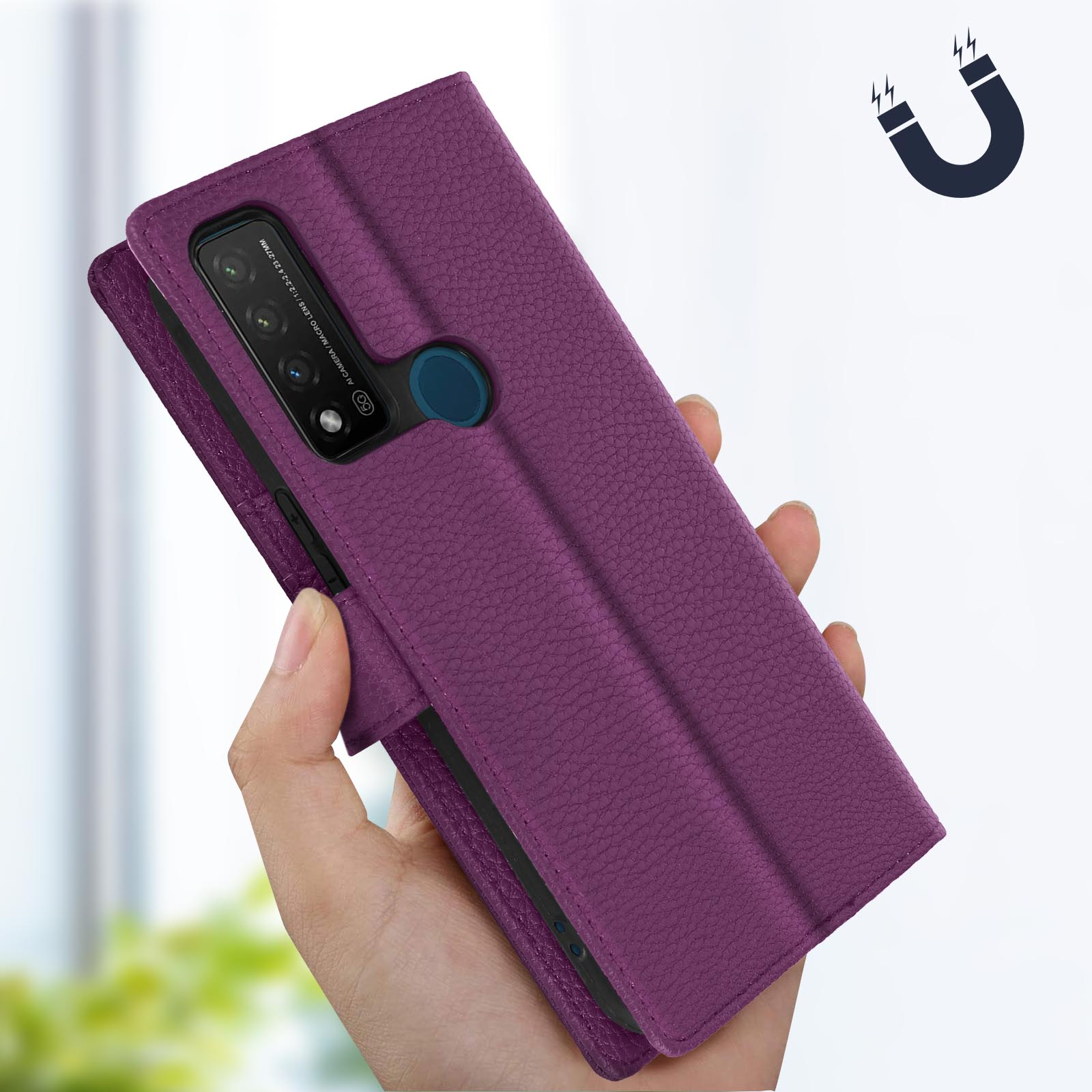 Custodia in pelle viola con telefono all'interno, mano che la tiene.