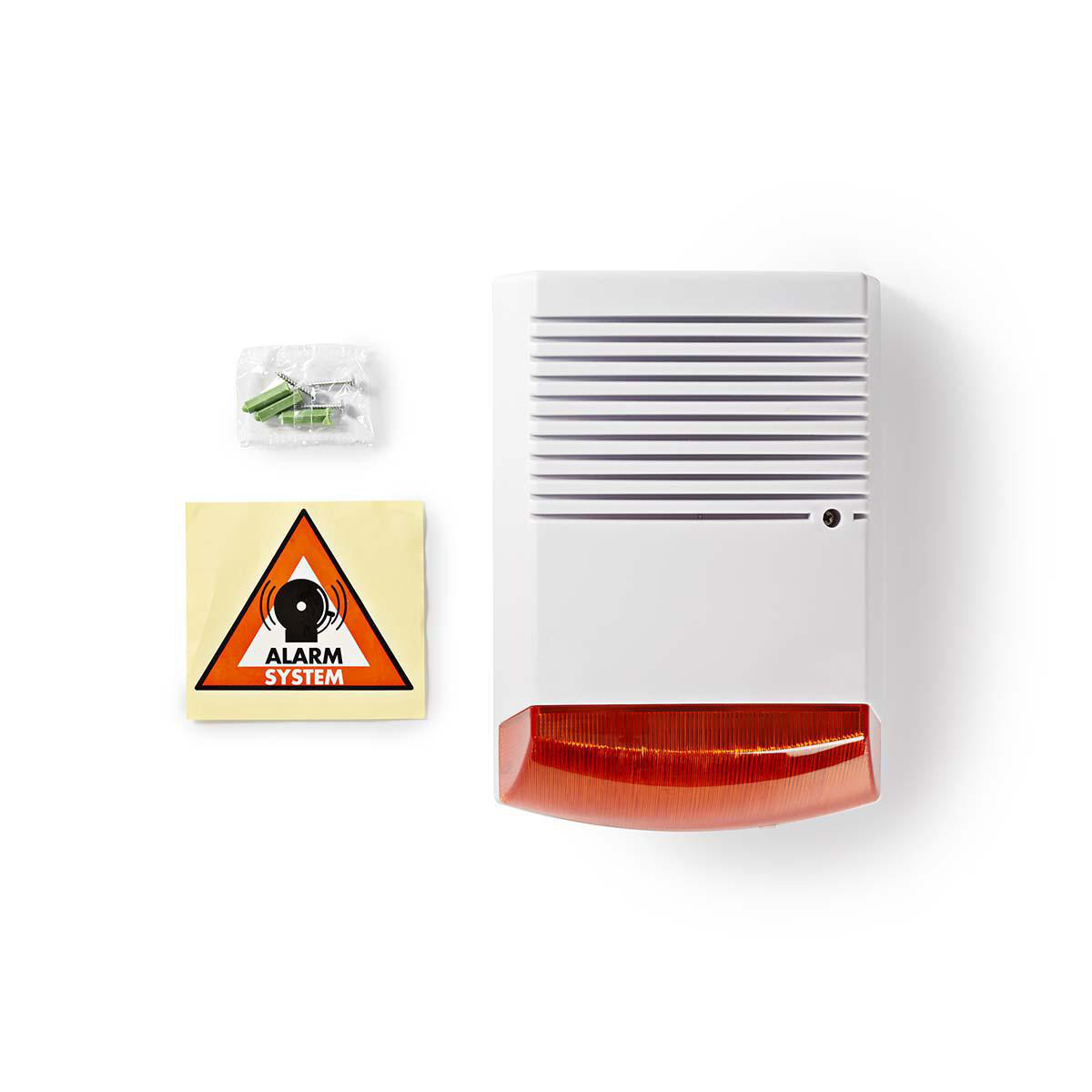 Wit alarmsysteem met een rood licht en een waarschuwingsbord. Schroeven zitten aan de zijkant. Witte achtergrond.