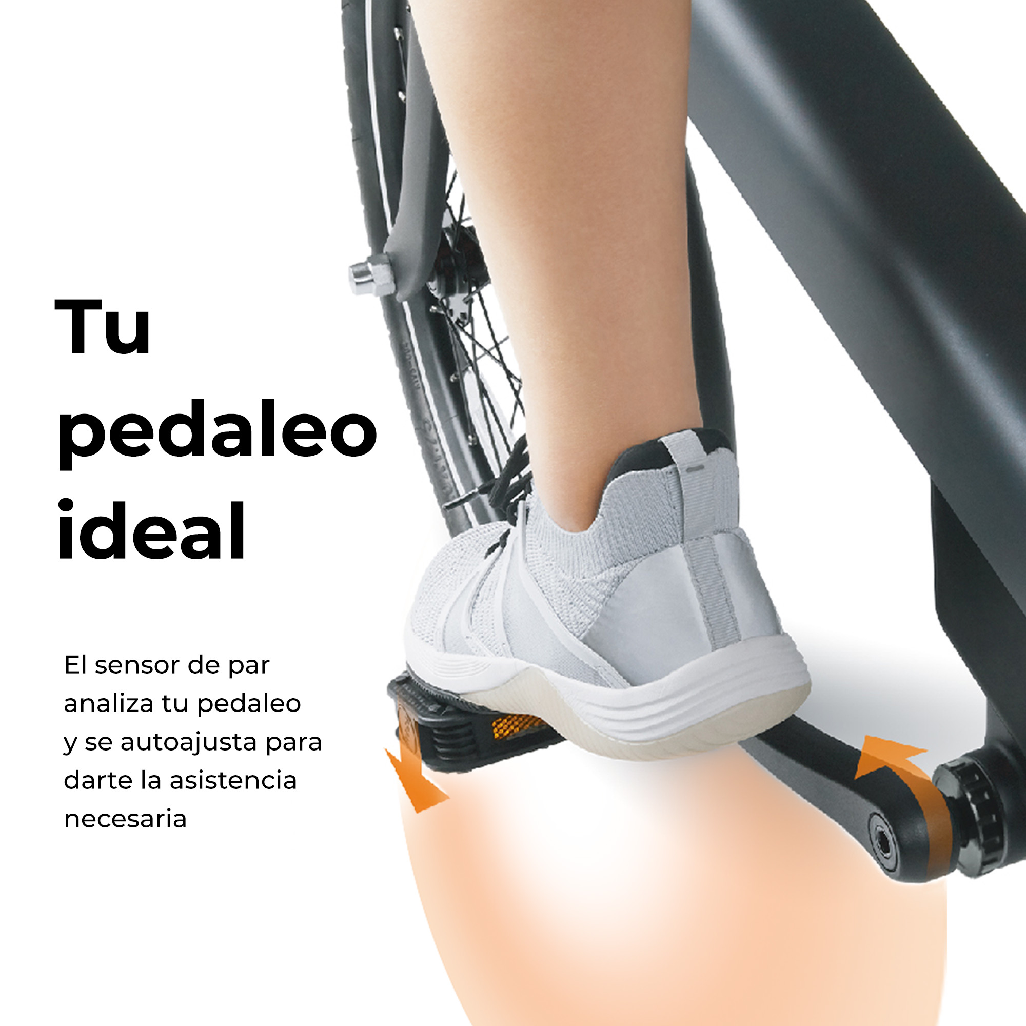 El pie de una persona pedalea una bicicleta. El texto en español dice 'Tu pedaleo ideal'.
