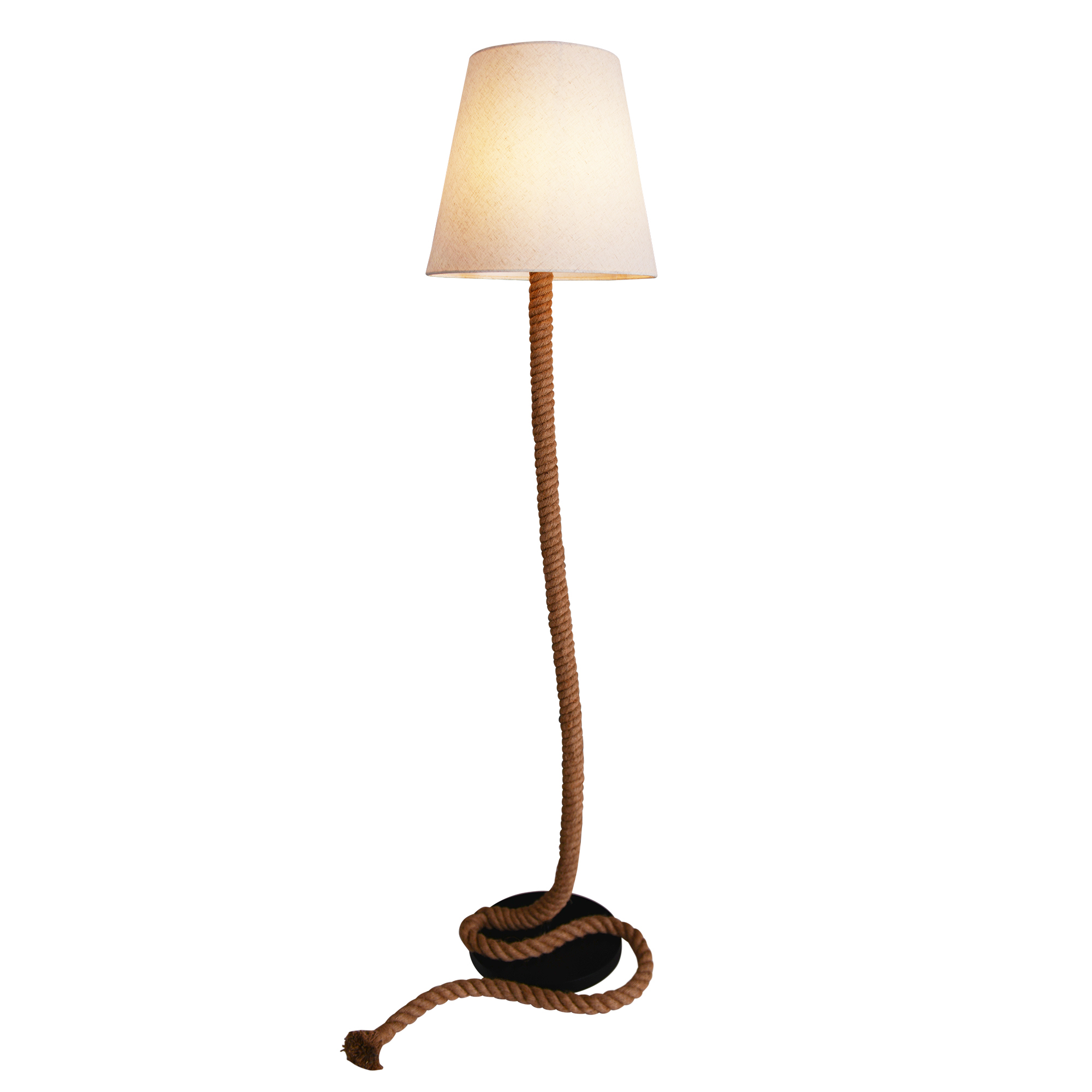 Eine hohe Stehlampe mit einem seilumwickelten Stiel und einem weißen Lampenschirm. Der Sockel ist schwarz.