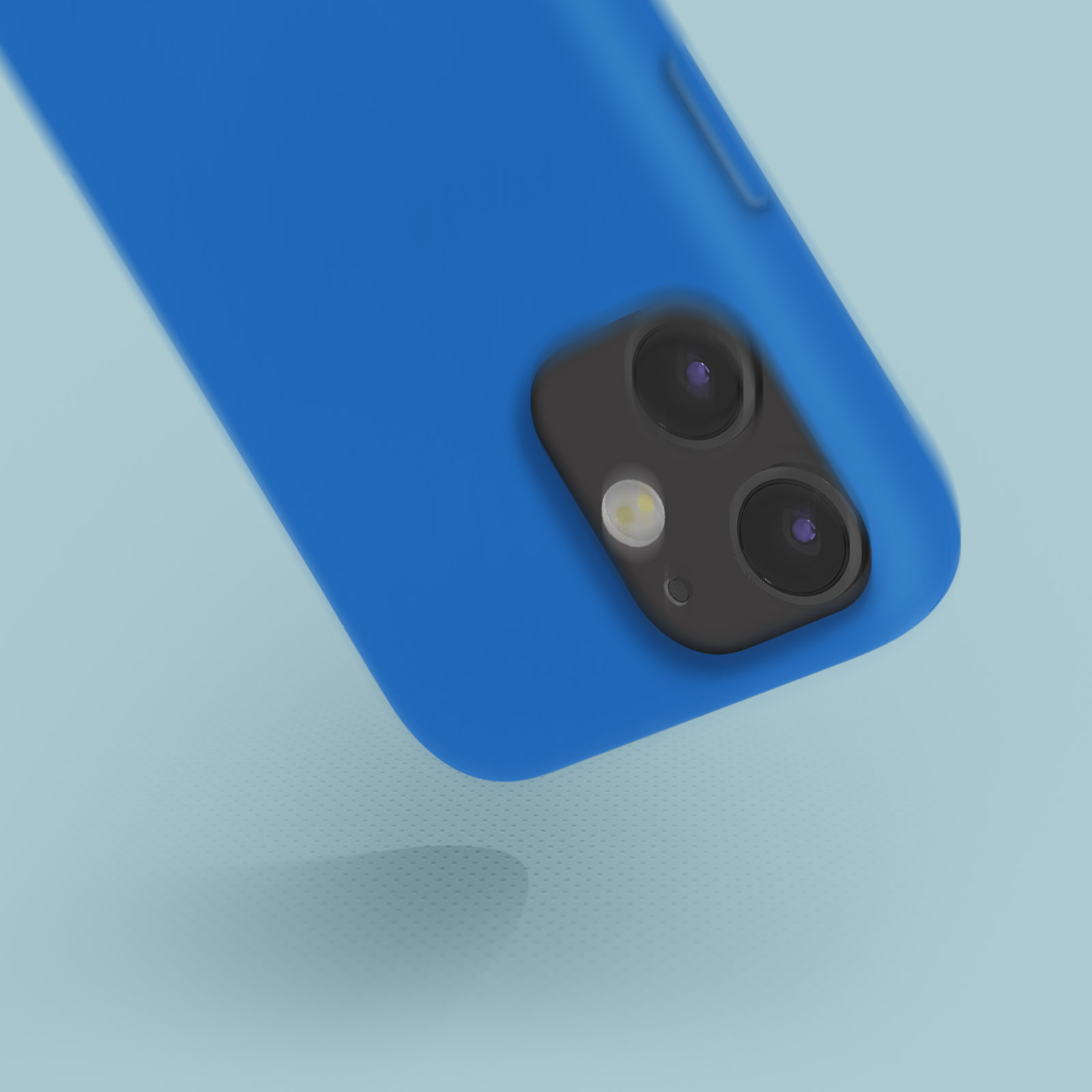Blauwe telefoonhoes met zwarte camerabehuizing, op lichtblauwe ondergrond.