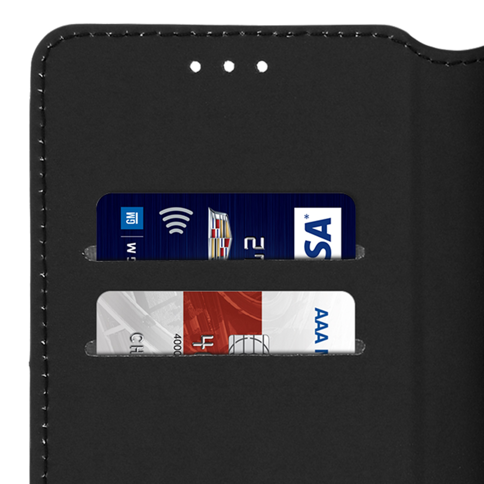 Carte di credito in una custodia nera. Carte con loghi aziendali e logo AAA.