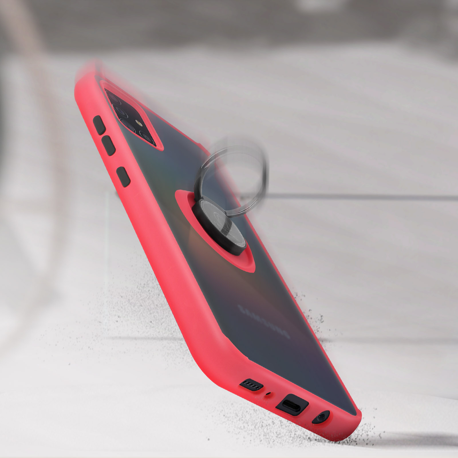 Telefoonhoesje met ring die valt, op witte achtergrond.