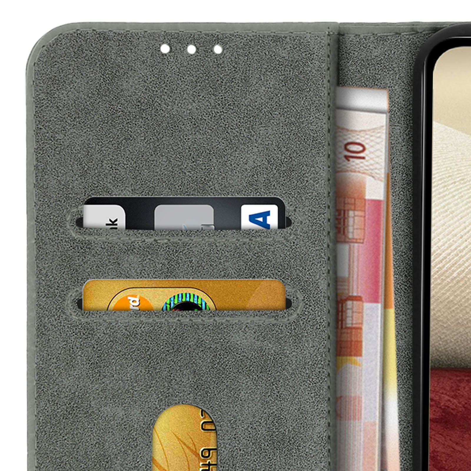 Custodia grigia con carte e denaro all'interno. Tre piccoli fori in alto.