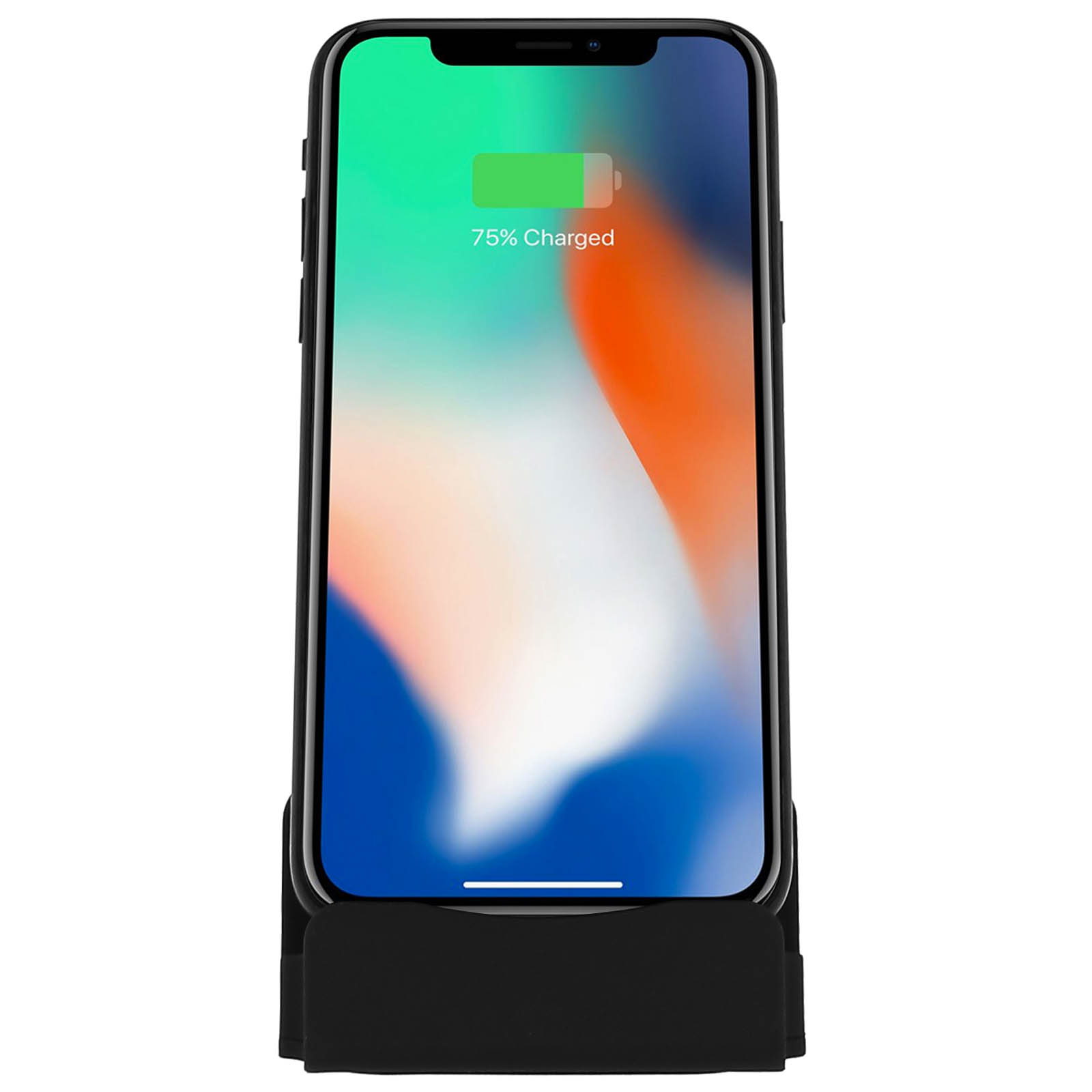 Telefono nero su un supporto nero, in carica. Lo schermo mostra il 75% di carica. Sfondo bianco.