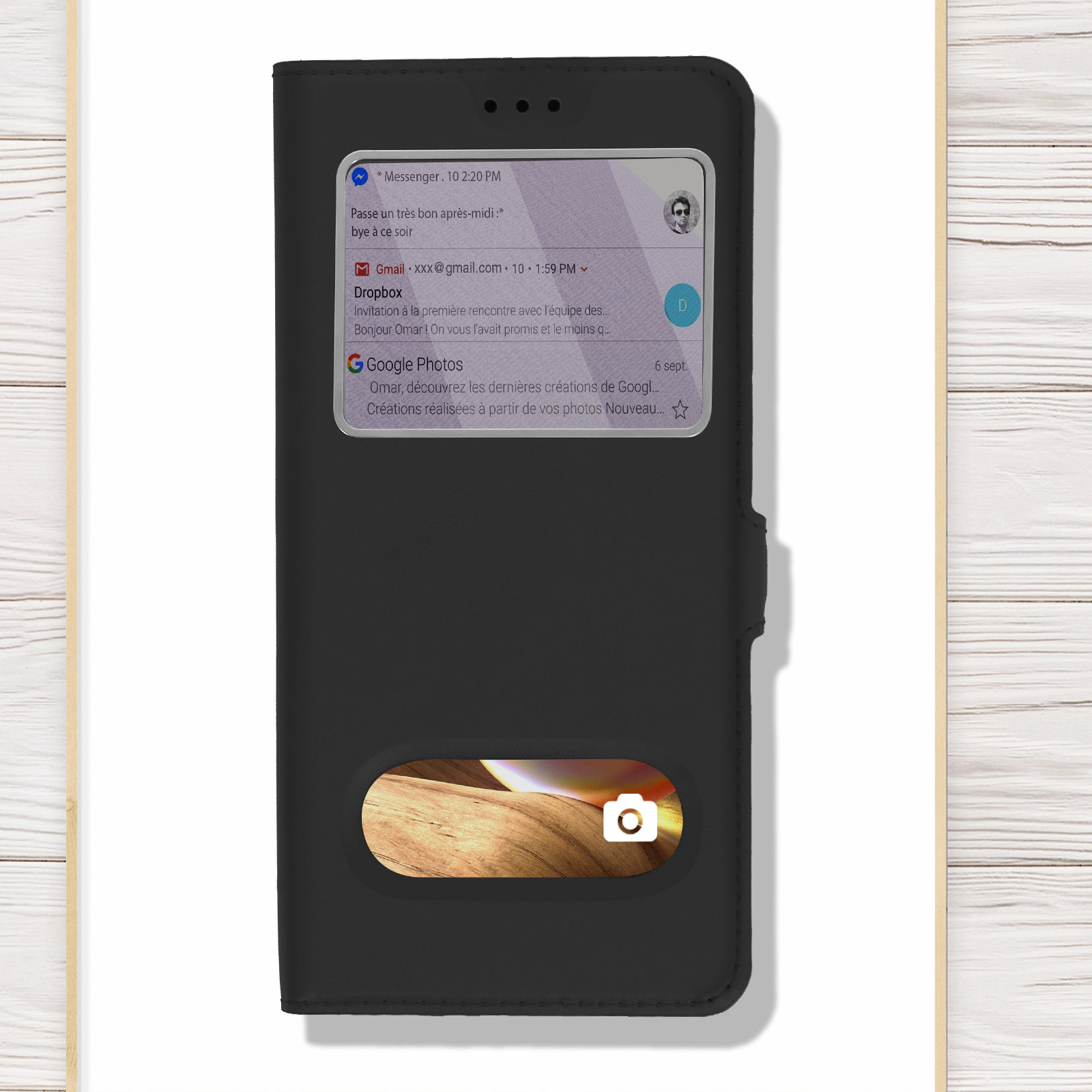 Coque de téléphone noire. Une coque de téléphone avec un écran affichant un téléphone.