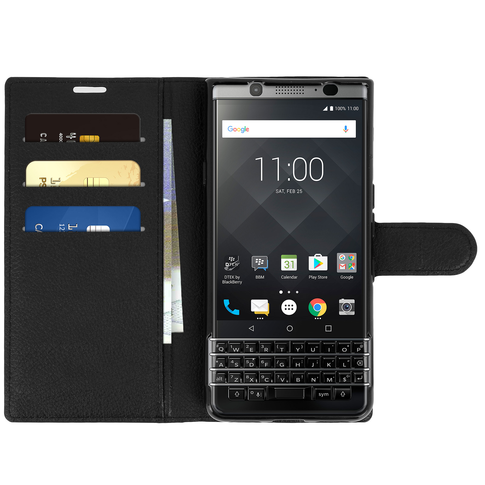 Telefono Blackberry nero in una custodia a portafoglio nera. Le carte sono nel portafoglio. Sfondo nero.