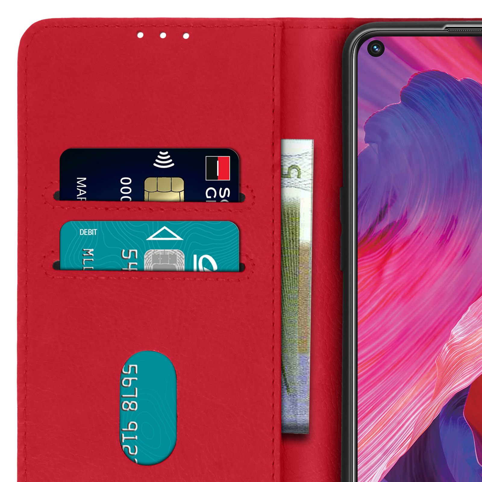 Téléphone avec cartes de crédit à l'intérieur d'un étui rouge. Fond blanc.