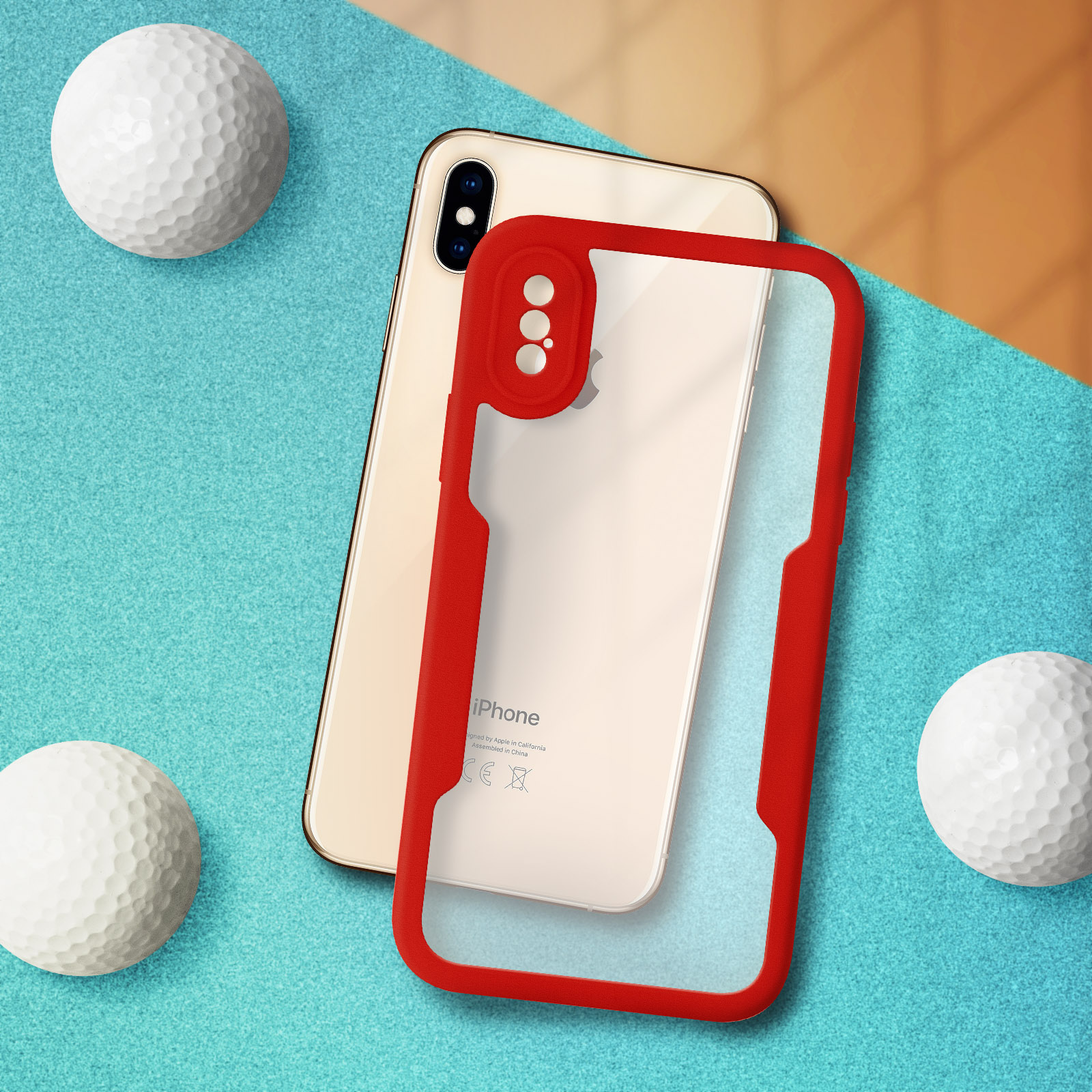 Un telefono con una custodia rossa e palline da golf intorno.