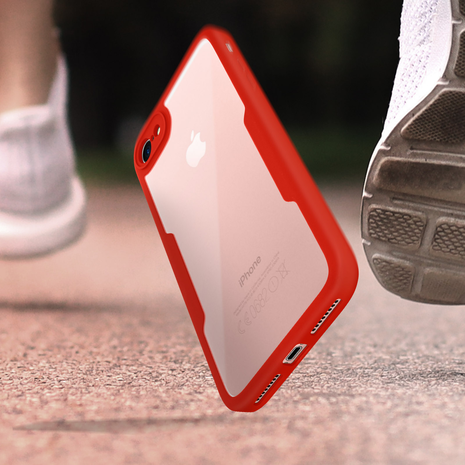 Custodia rossa per telefono con sfondo bianco. Una persona corre sullo sfondo.