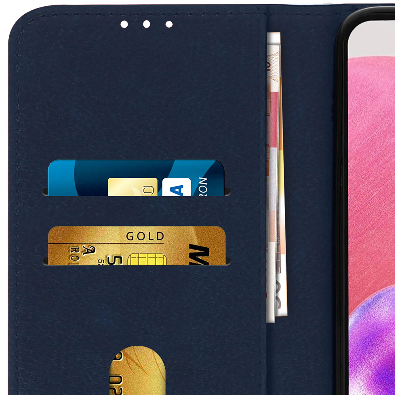 Un primo piano di una custodia blu con carte di credito e denaro all'interno.