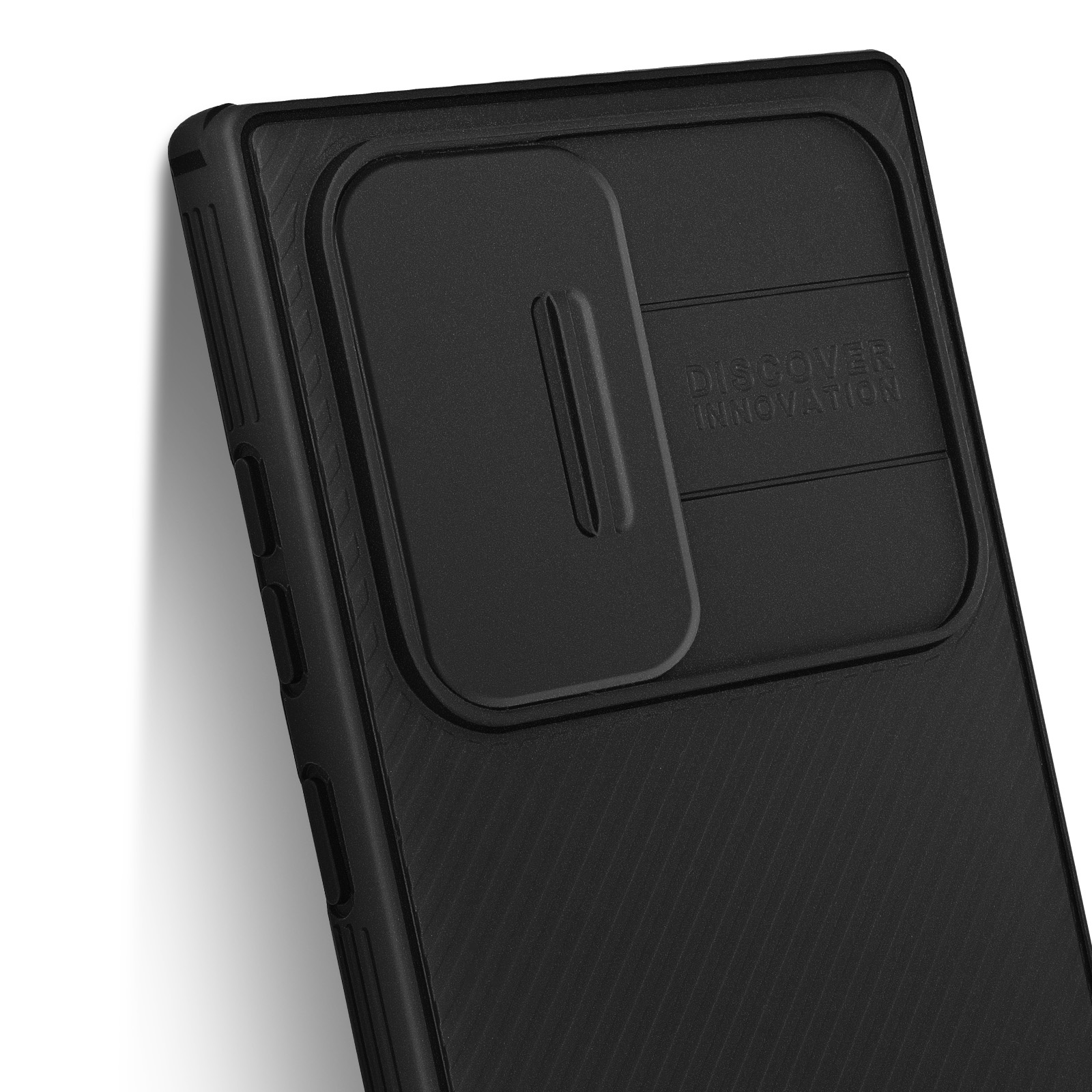 Custodia nera per telefono con copertura scorrevole per la fotocamera. La copertura riporta la scritta "DISCOVER INNOVATION".