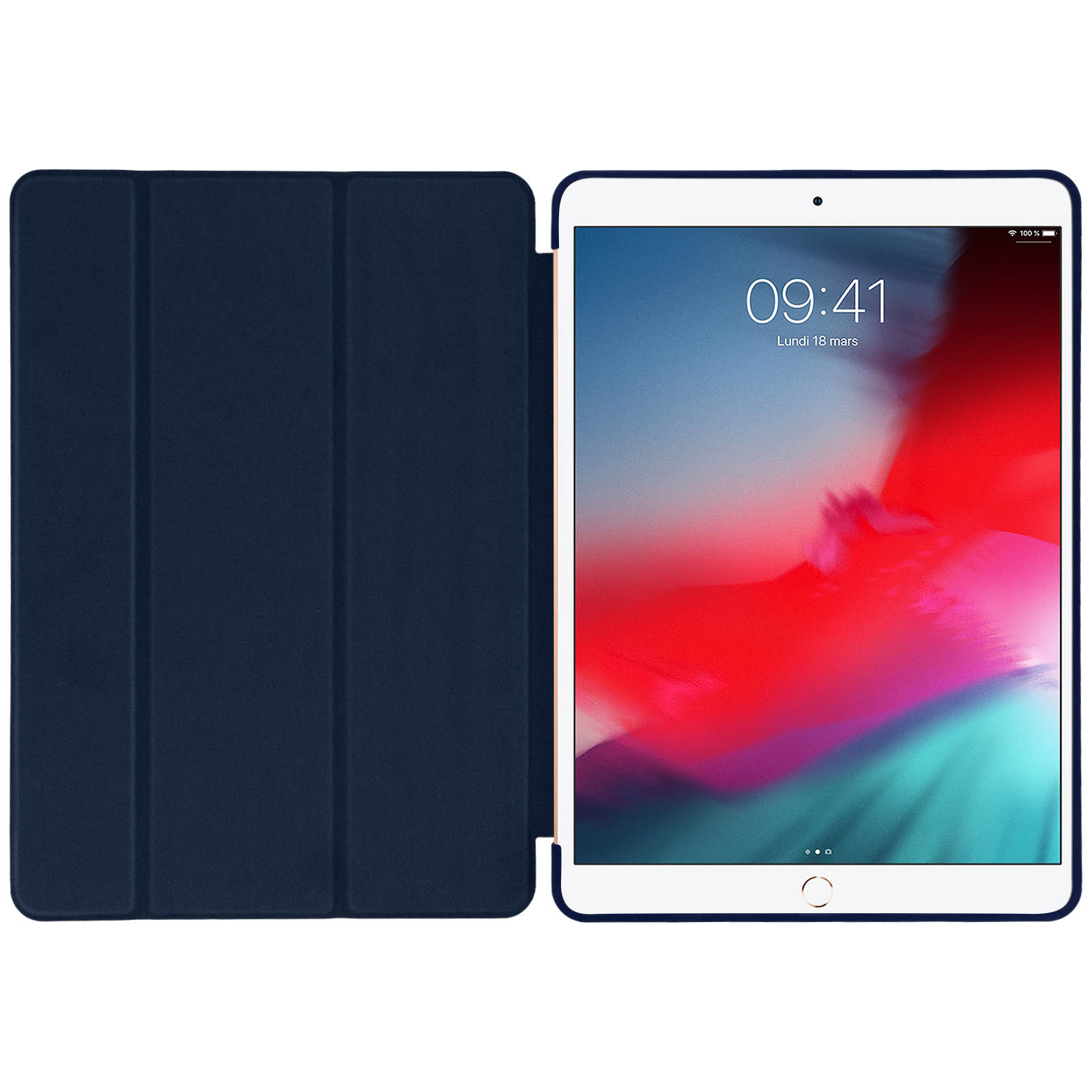 Tablet in custodia blu scuro aperta. Schermo bianco. Sfondo bianco.
