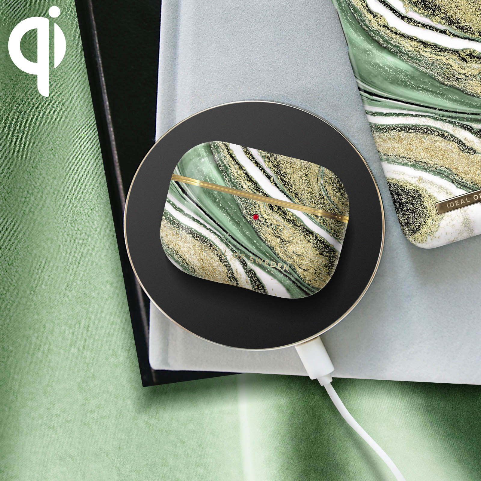 IDEAL OF SWEDEN Case für: IDFAPC-PRO-192 passend Apple Green Cosmic Swirl Full Cover AirPod
