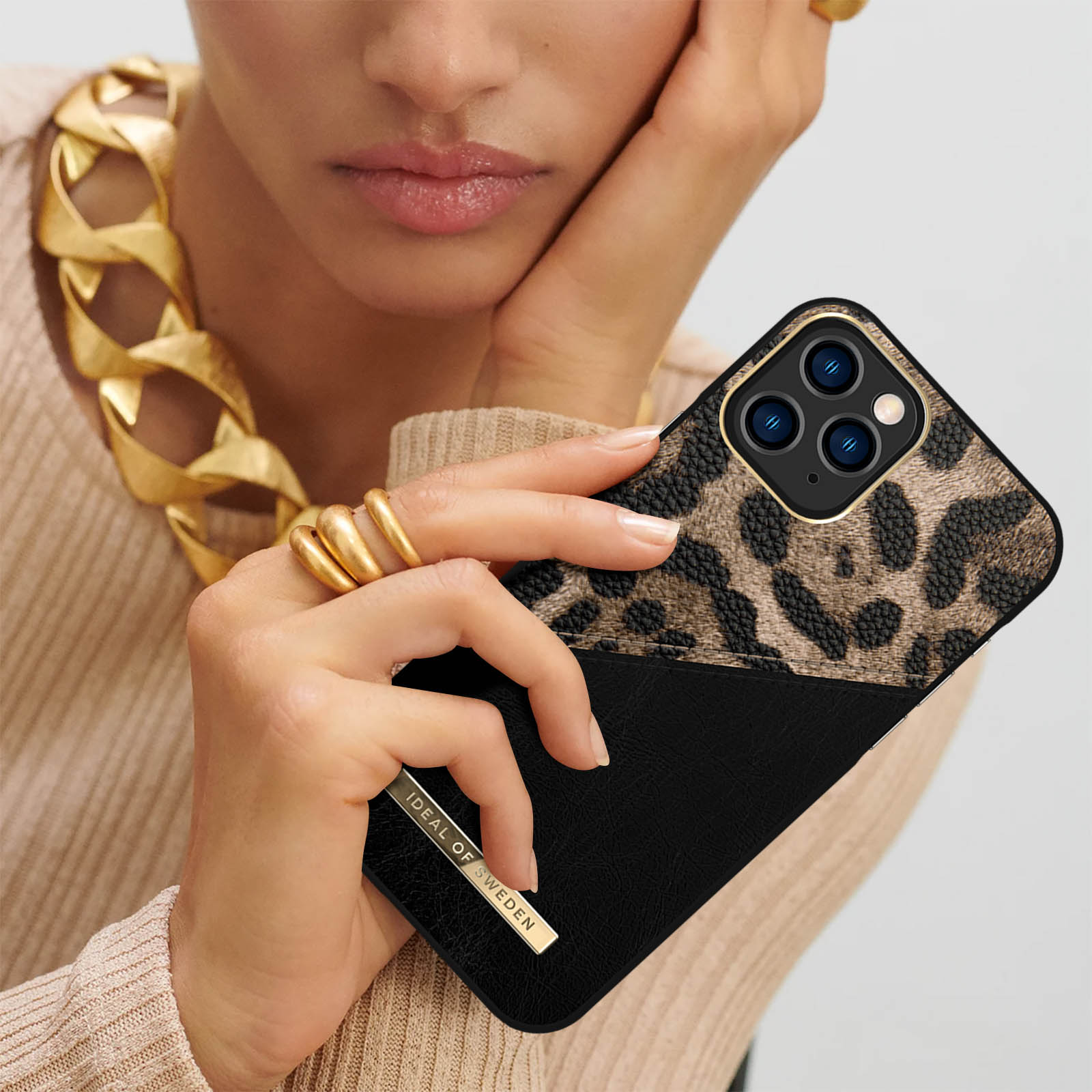 SWEDEN 13 Leopard iPhone IDEAL Backcover, Midnight Apple, Pro, OF IDACAW21-I2161P-330,