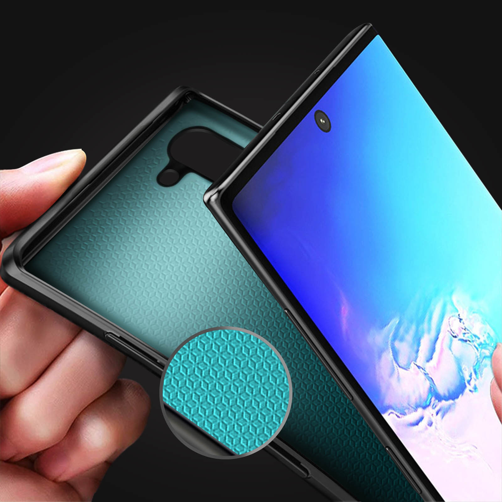 Dos teléfonos, uno con funda transparente, otro mostrando la parte trasera.