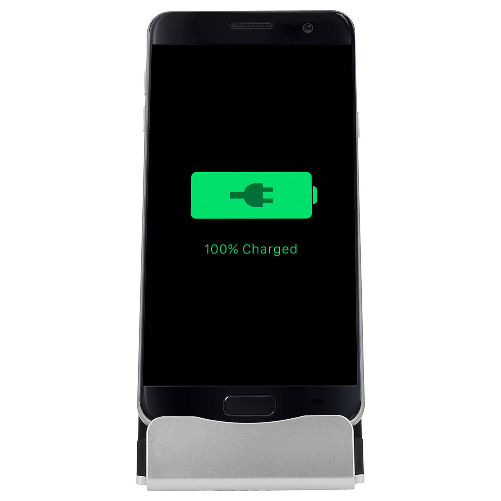 Telefono su un supporto argentato, che mostra un'icona della batteria carica al 100% su uno schermo nero.