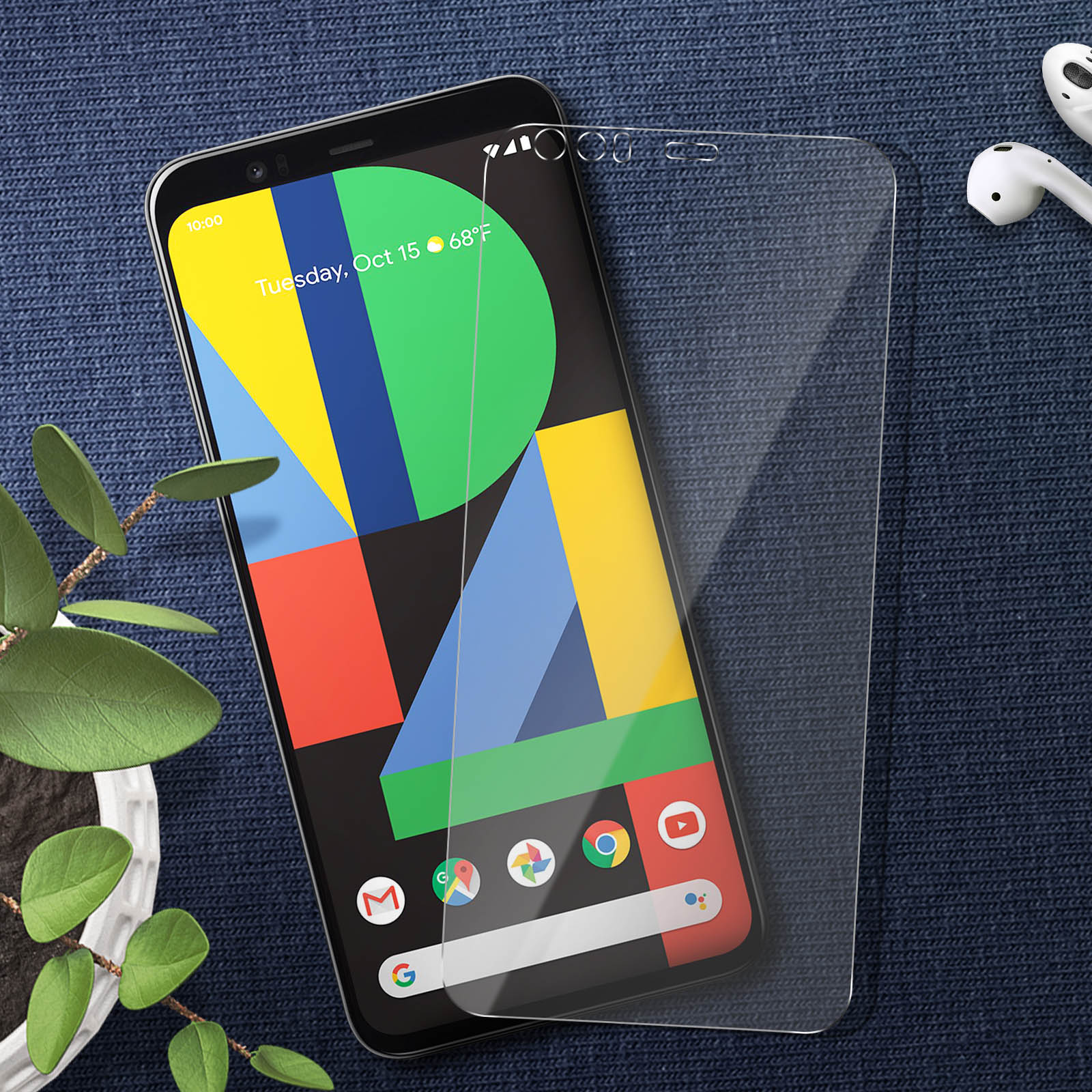 Telefono con protezione schermo applicata, che mostra il calendario. Icone colorate. Sfondo blu.