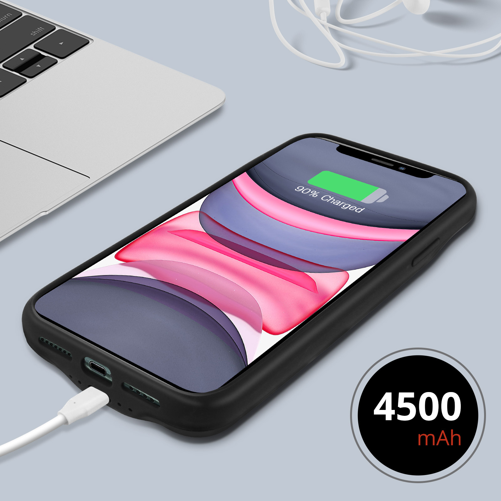 Ein Telefon wird aufgeladen. Der Bildschirm zeigt 90 % geladen und ein Akkusymbol. Ein weißes Kabel ist angeschlossen.