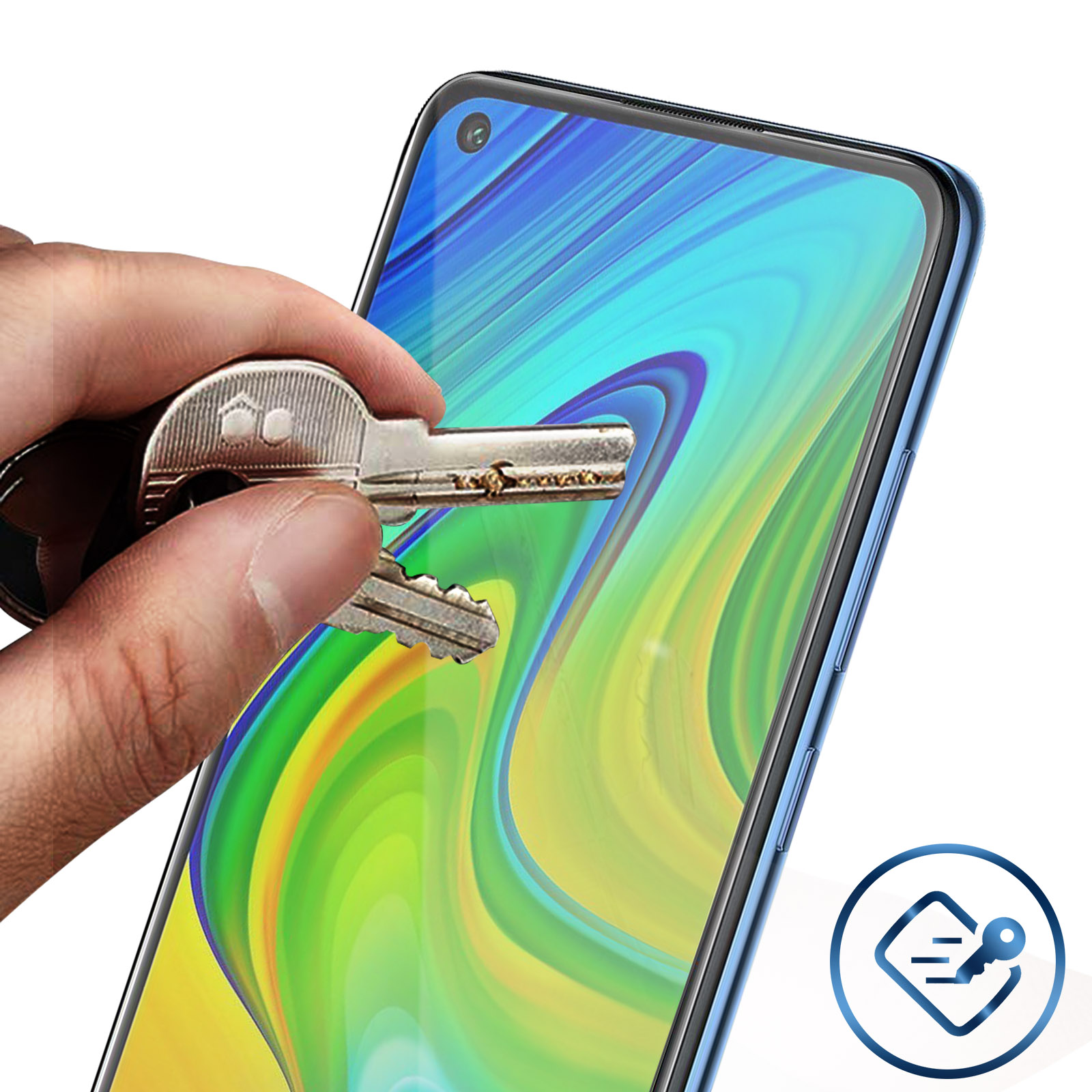Hand test een schermbeschermer op een blauwe telefoon. Sleutels worden gebruikt voor de test.