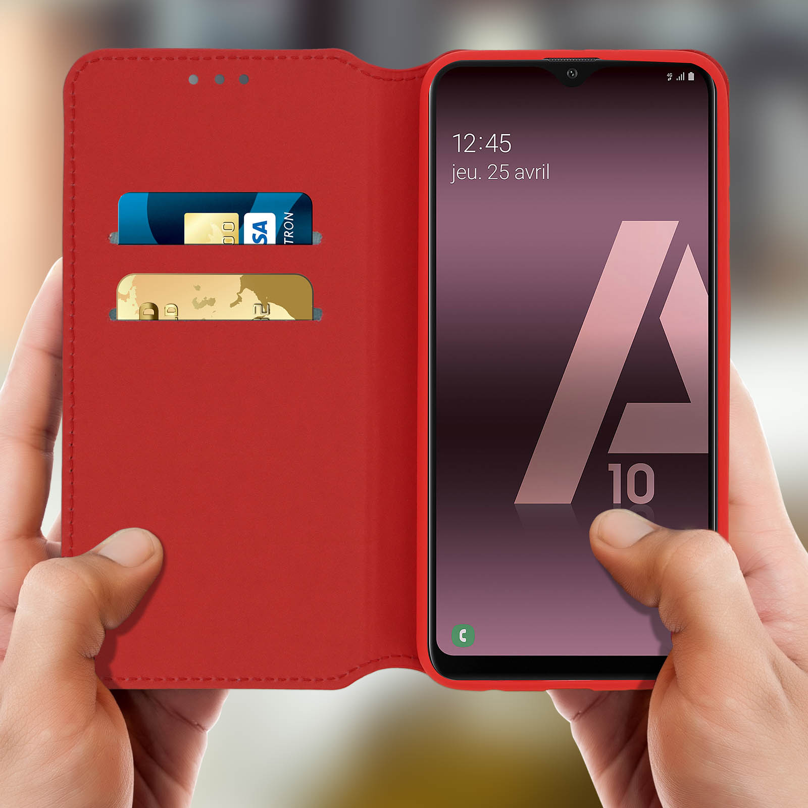 Coque de téléphone rouge, ouverte, avec cartes et écran.