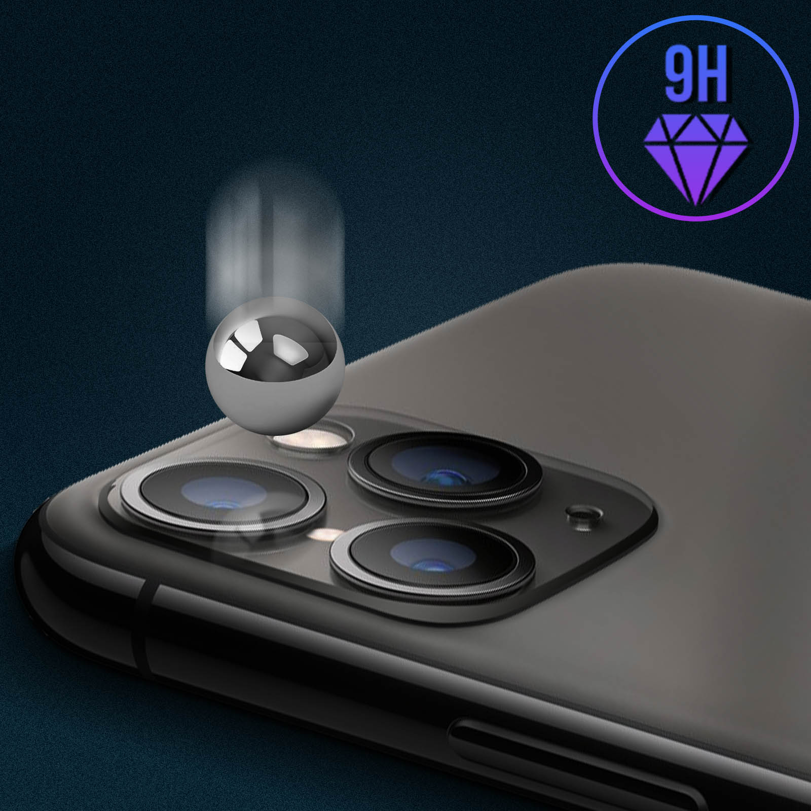Una sfera d'argento colpisce l'obiettivo della fotocamera di un telefono. Sullo sfondo un logo diamante 9H.