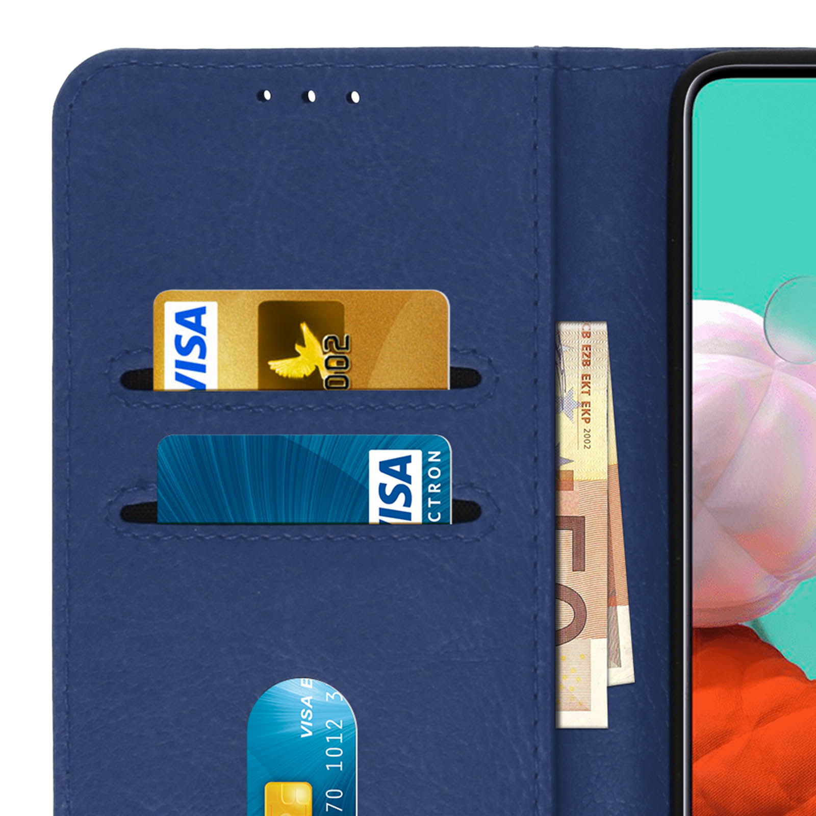 Blauwe telefoonhoes open, met creditcards en geld. Een telefoon is zichtbaar.
