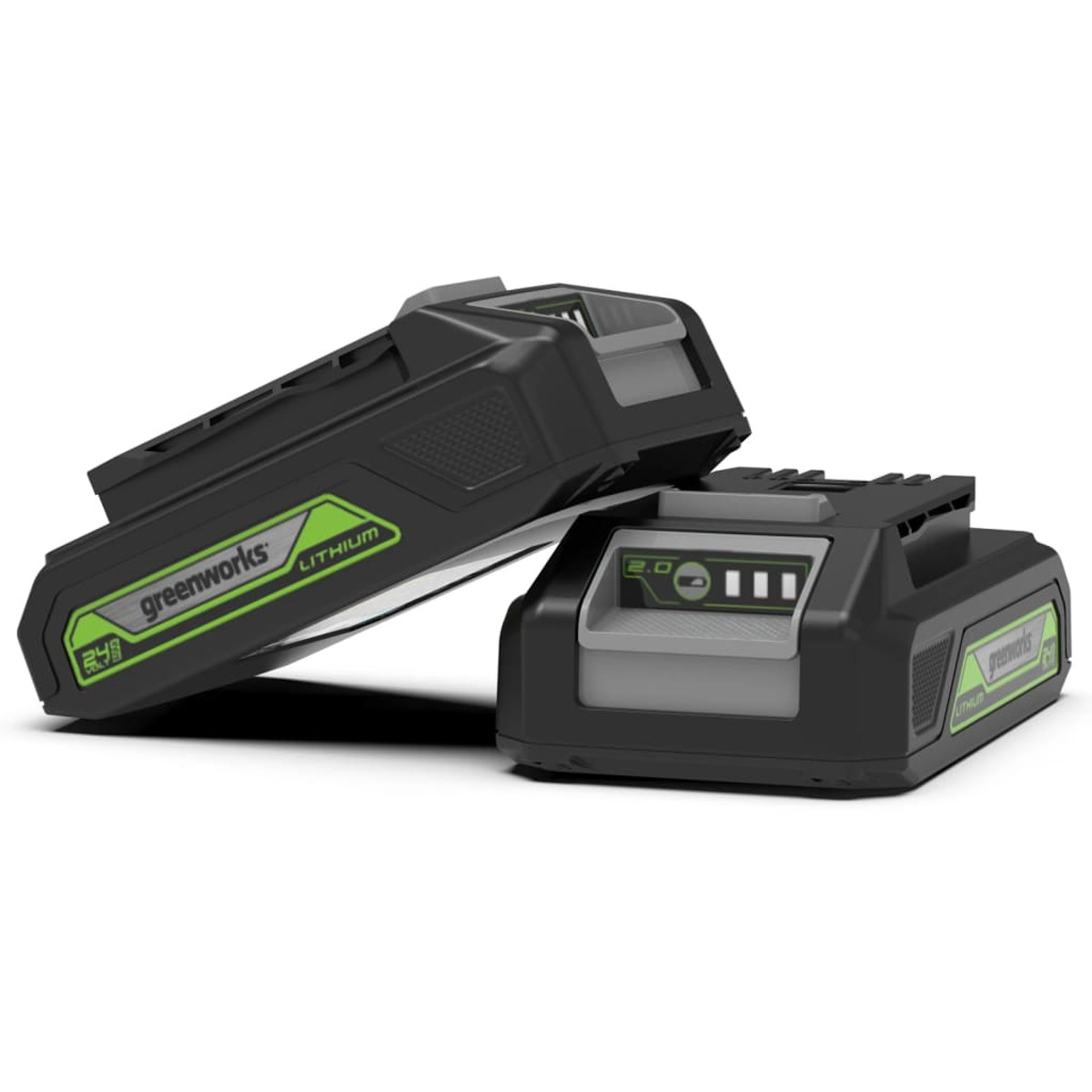 Zwei schwarz-grüne Batterien, eine liegend, eine stehend. Weißer Hintergrund.