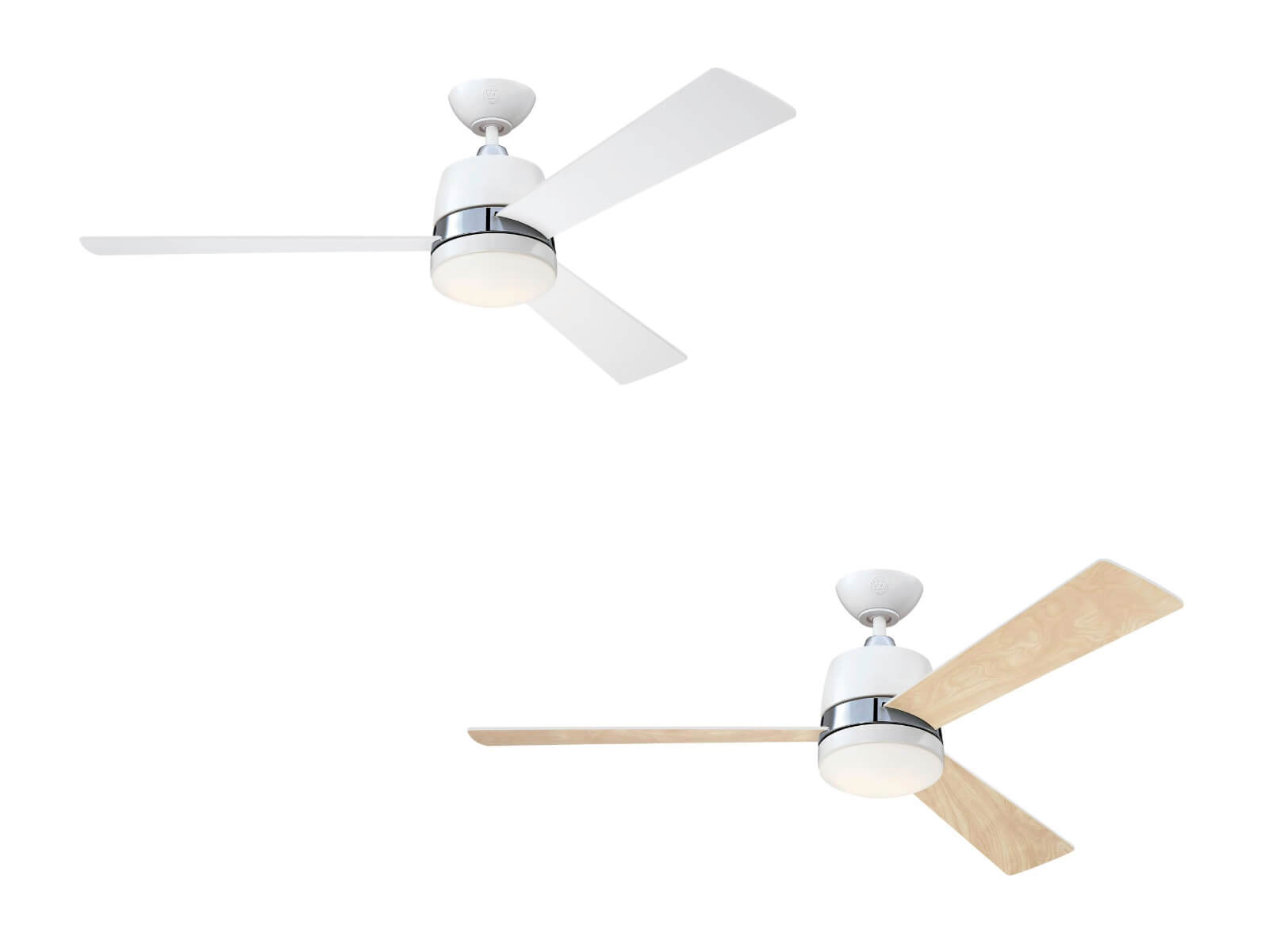 Zwei weiße Deckenventilatoren mit weißen Flügeln. Einer hat Holzflügel.