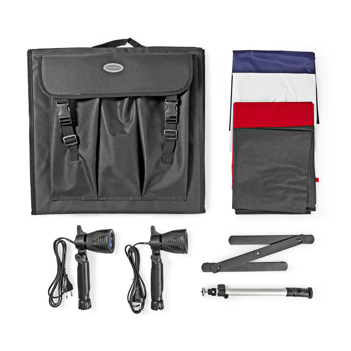 Een zwarte fotostudio-kit, inclusief lampen, achtergronden en een statief.