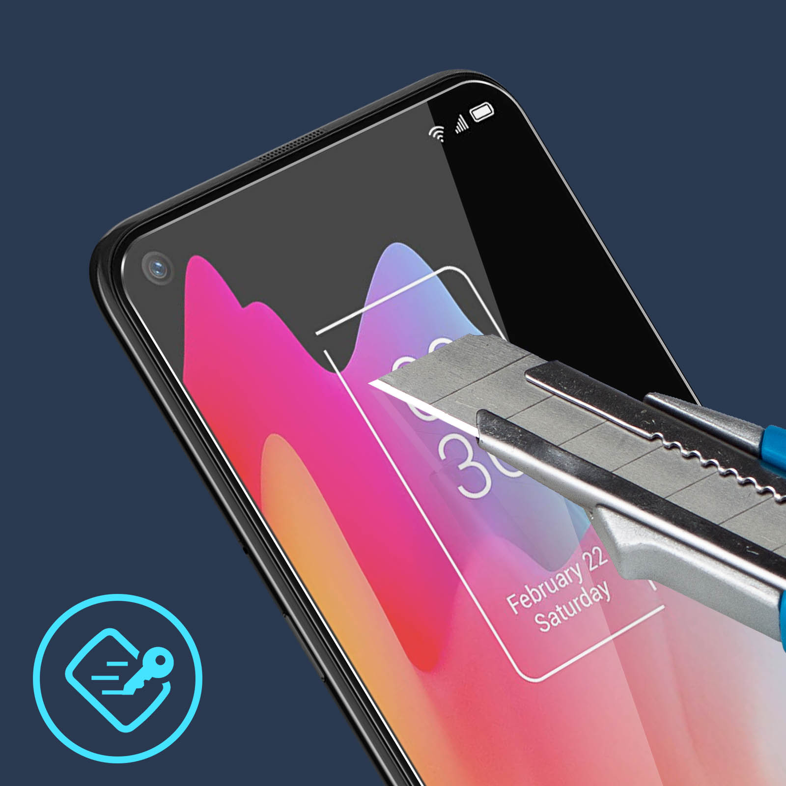 Schermo del telefono con una protezione per lo schermo tagliata. Sfondo blu e icona a forma di chiave.