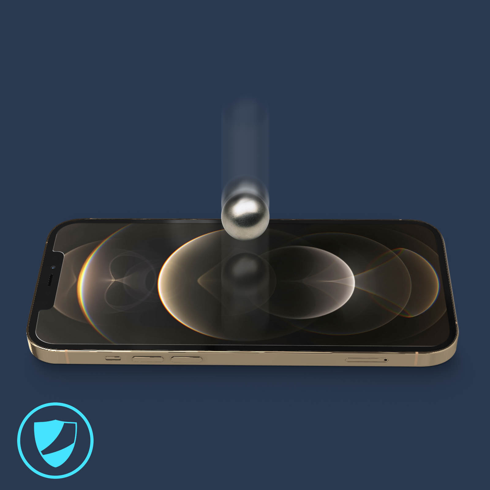Telefono con protezione schermo. Sfera argentata cade sullo schermo. Sfondo blu.