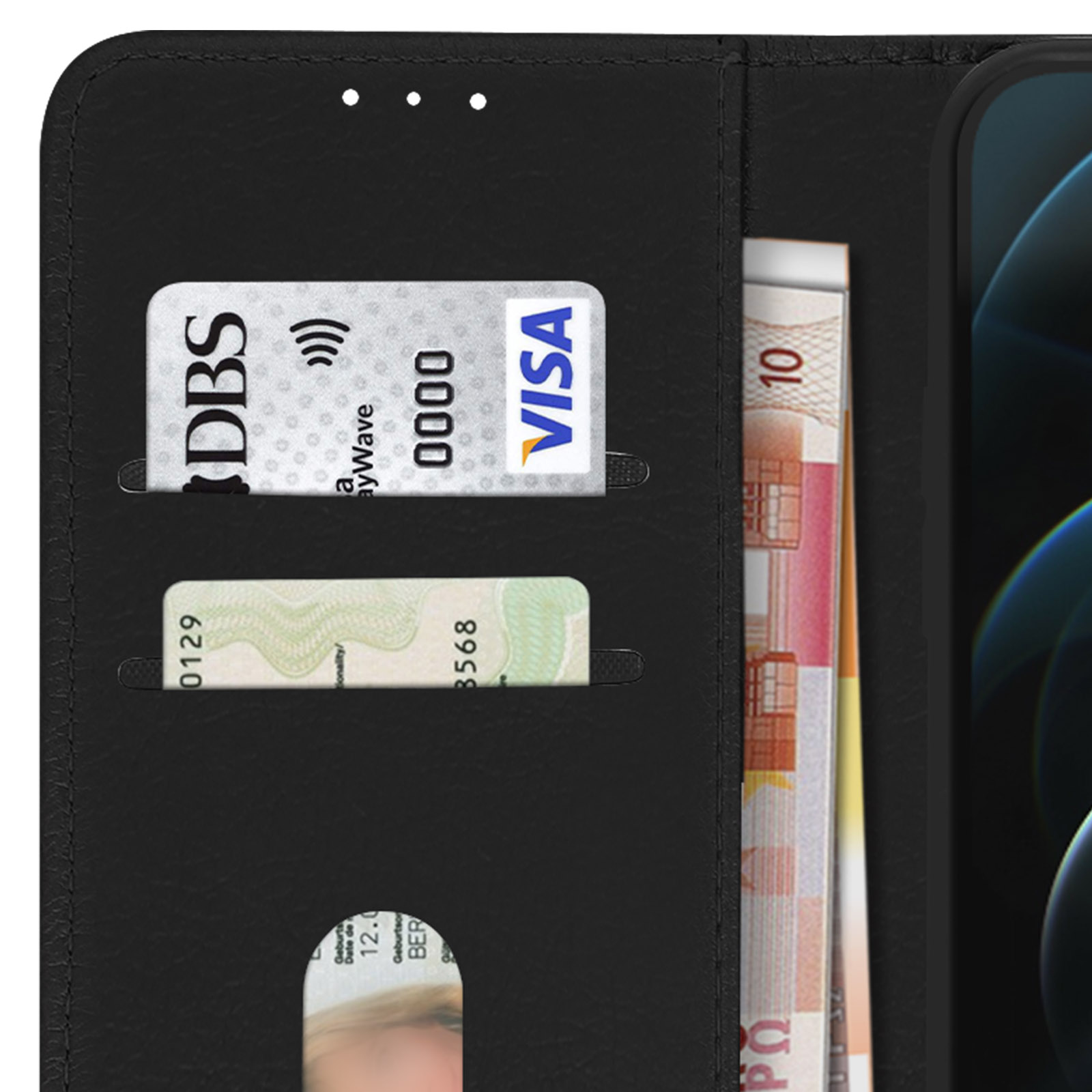 Custodia a portafoglio per telefono nera con carte di credito e denaro. Il portafoglio è aperto.