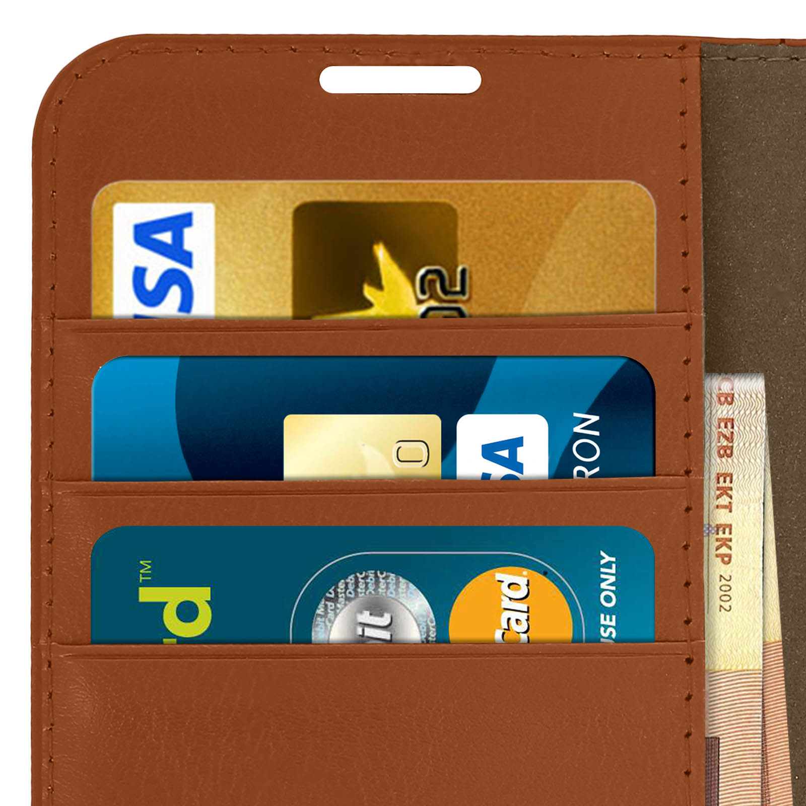 Custodia marrone aperta con carte di credito all'interno. Lo sfondo è grigio chiaro.