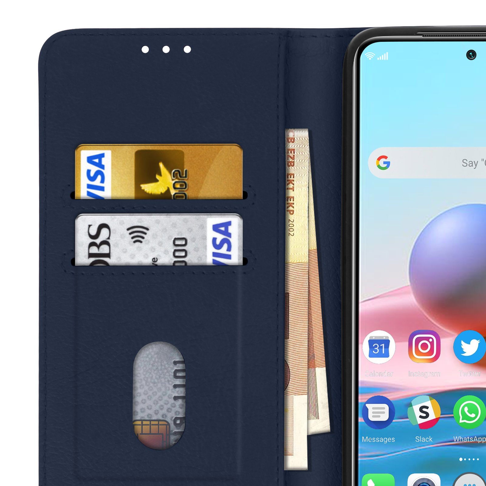 Custodia blu aperta con carte e denaro all'interno. Schermo del telefono visibile.
